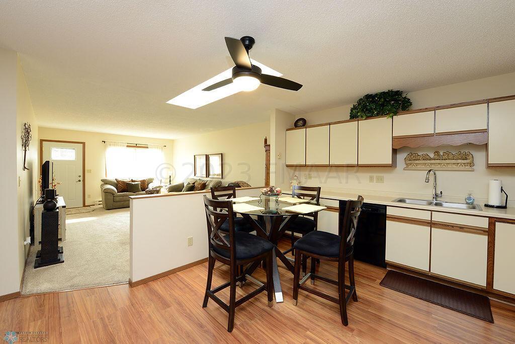 Kitchen/Dining Area