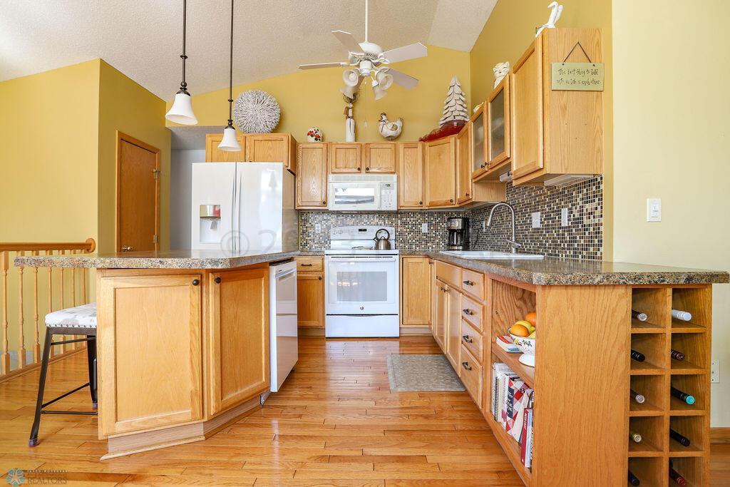 Kitchen with Nice Backsplash