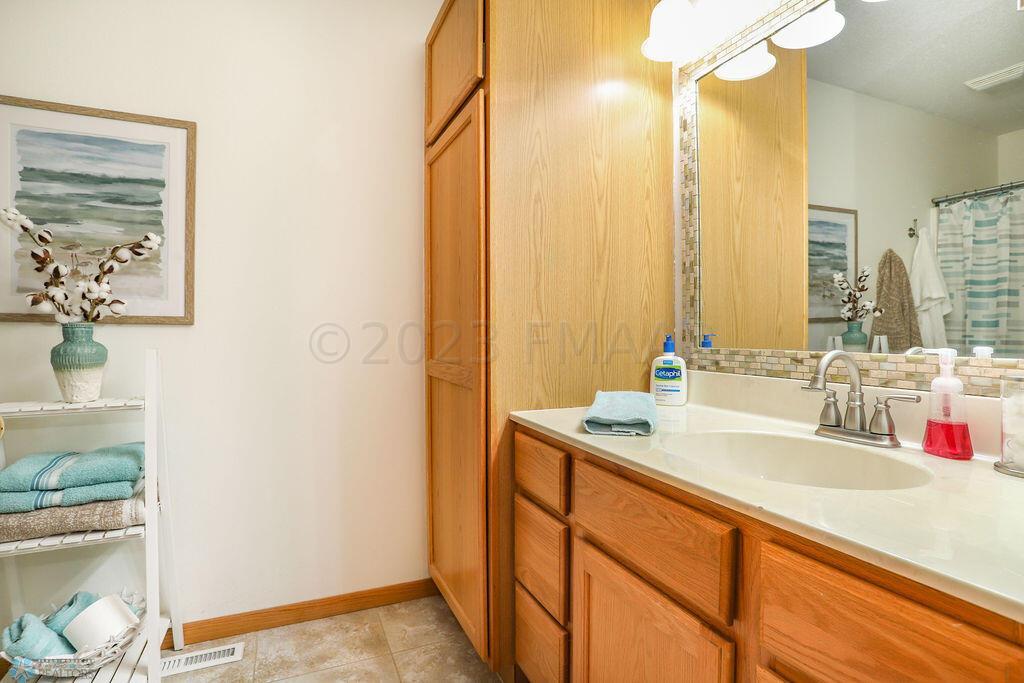 Main Fl Bathroom