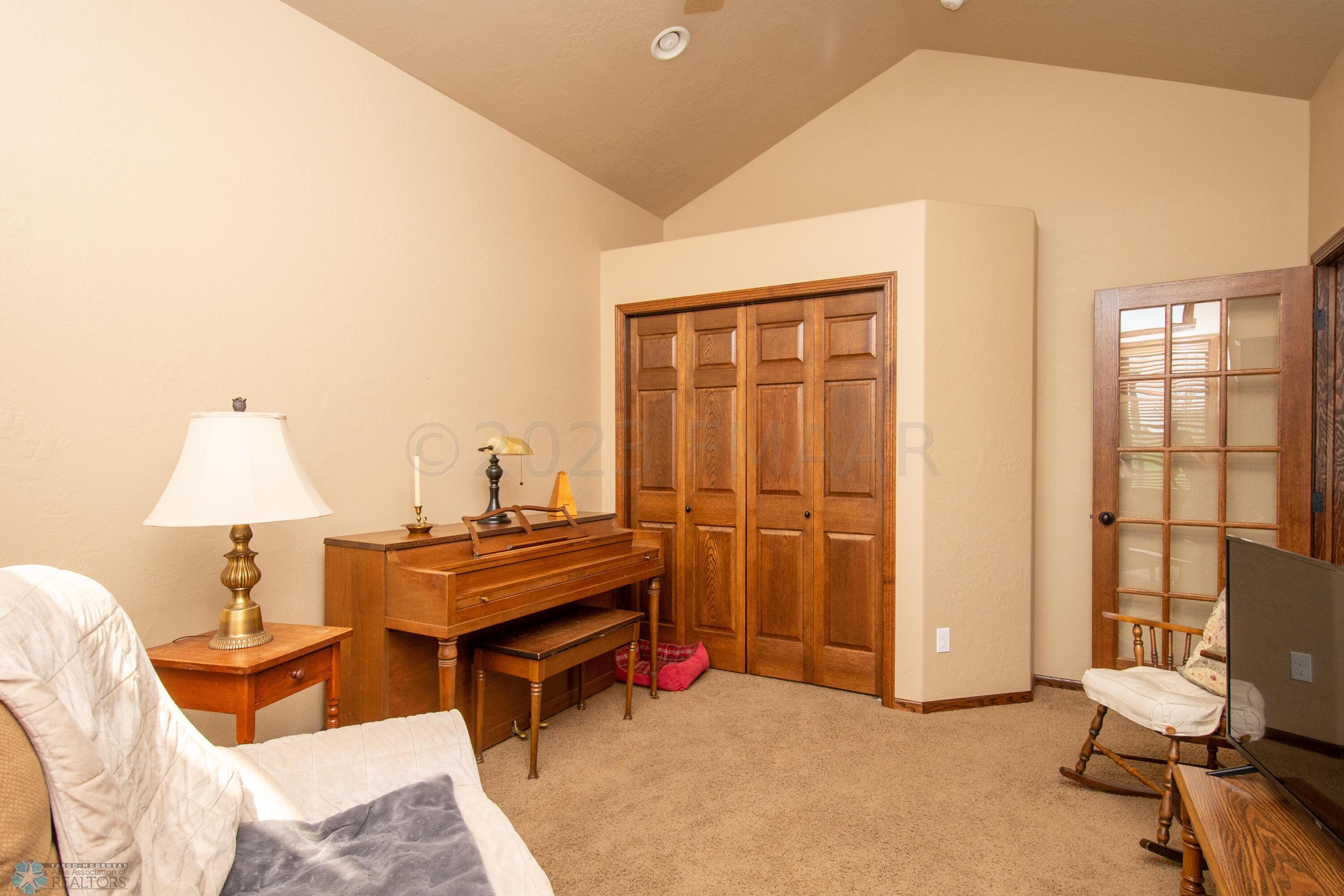 Office/Bedroom 2