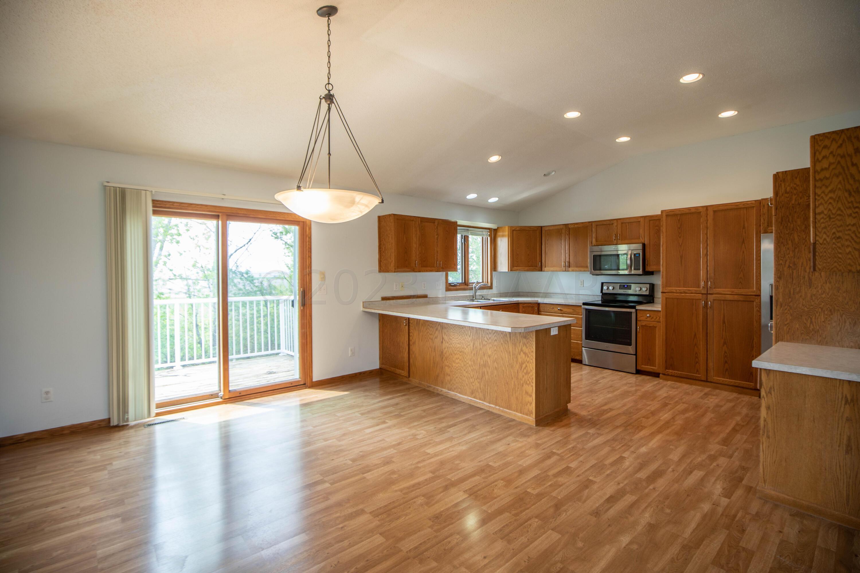 Dining/Kitchen