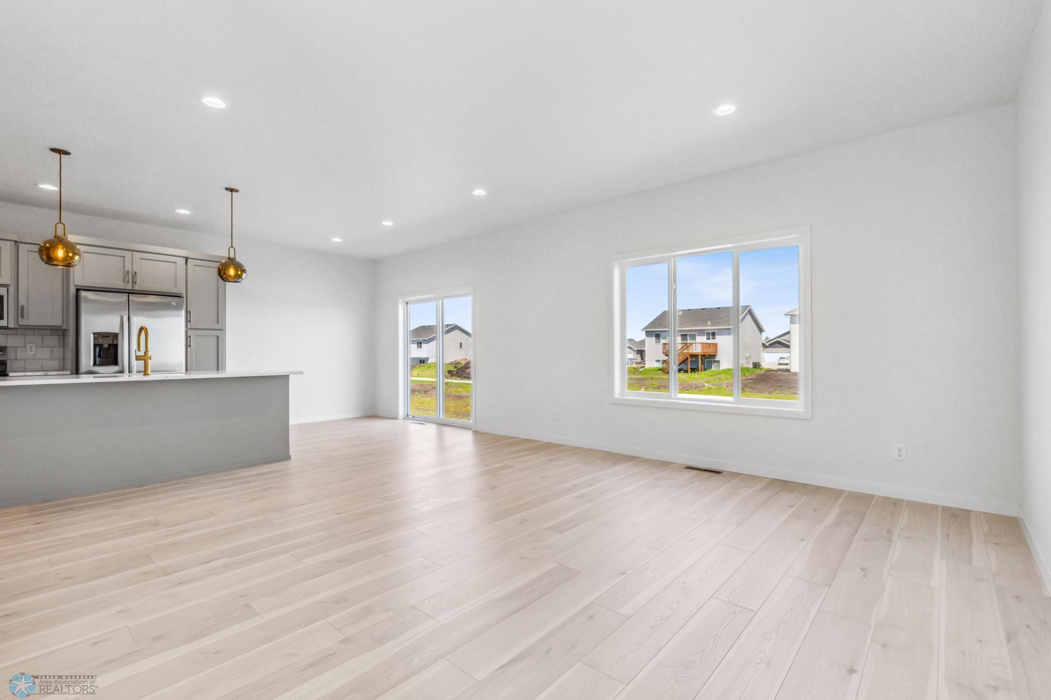 Living Room/Dining
