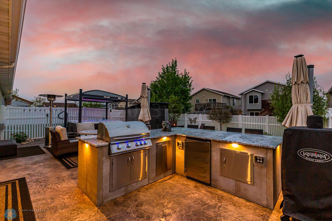 Outdoor Kitchen