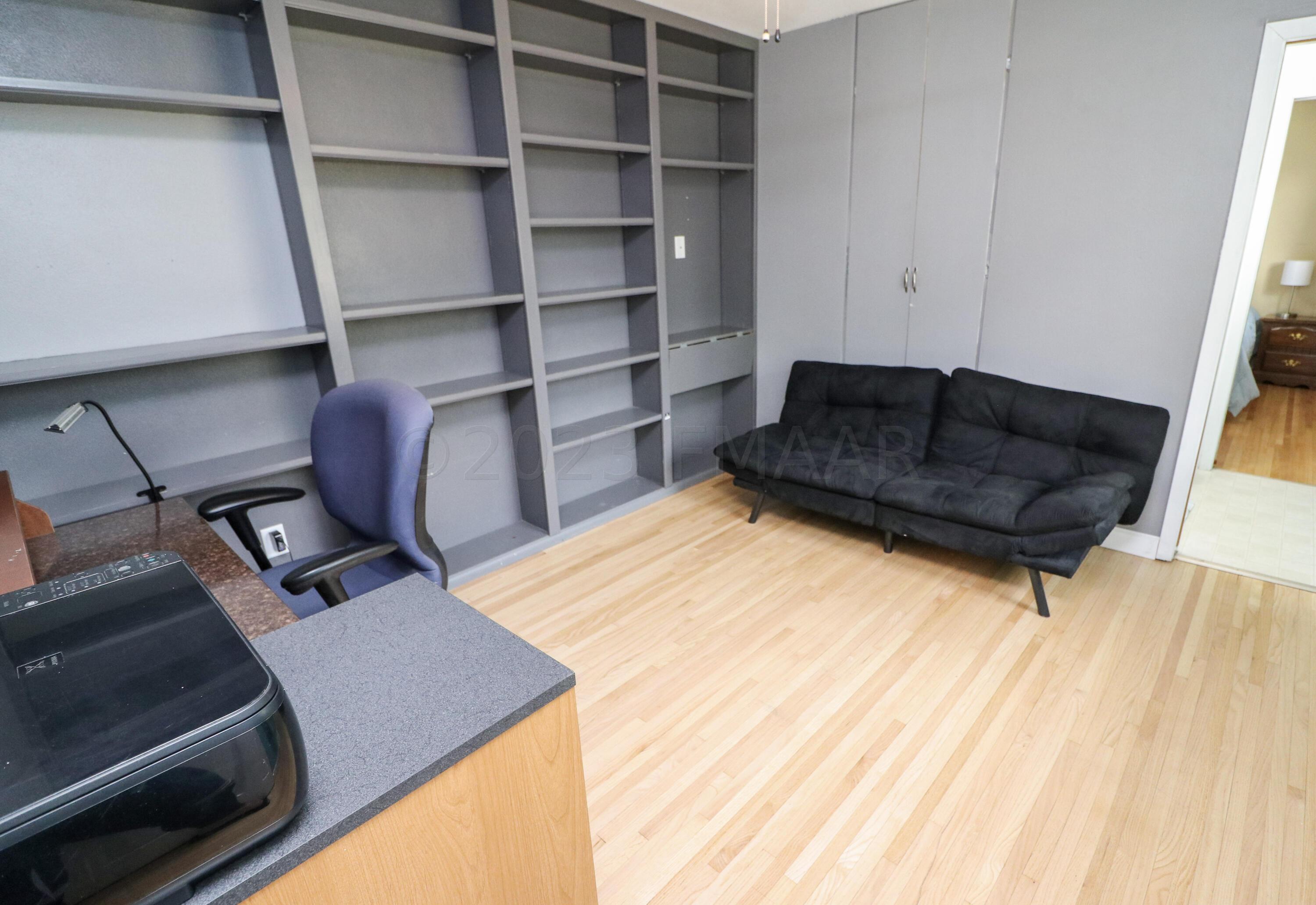 Bedroom/Office