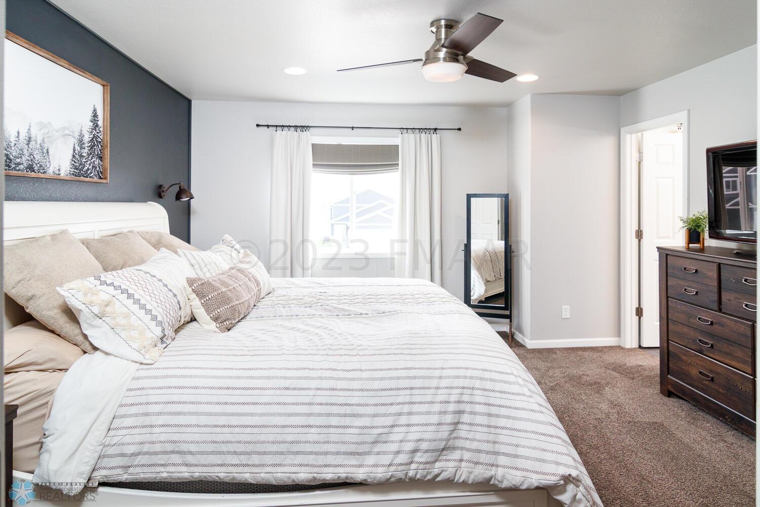 Master Bedroom Upper