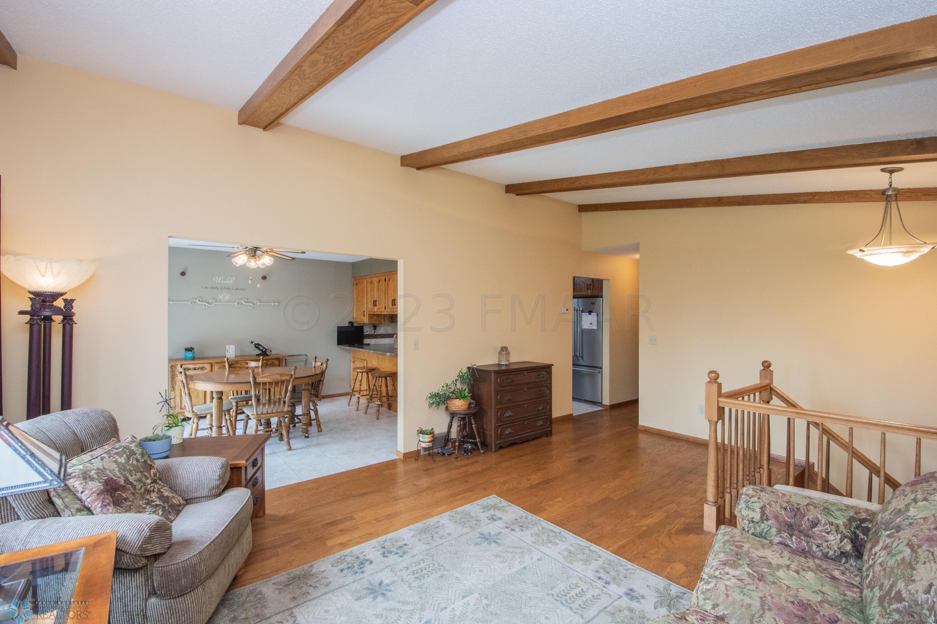 Living Room/Dining
