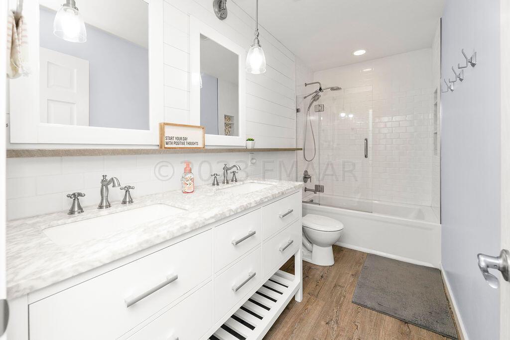 2nd Floor Bathroom 2