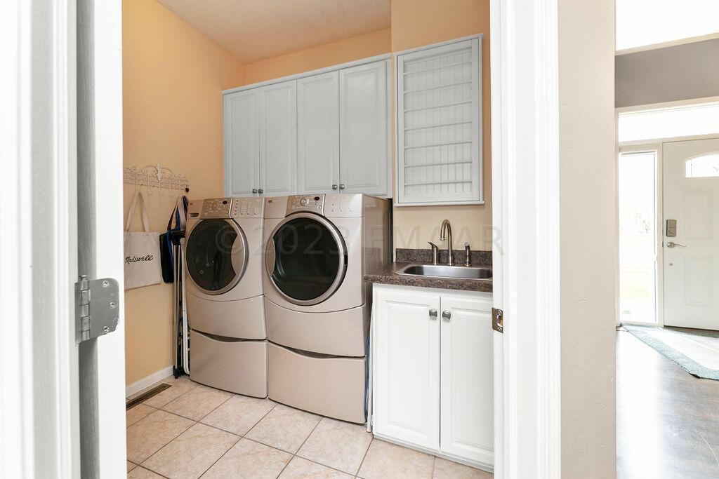 Laundry - Mudroom