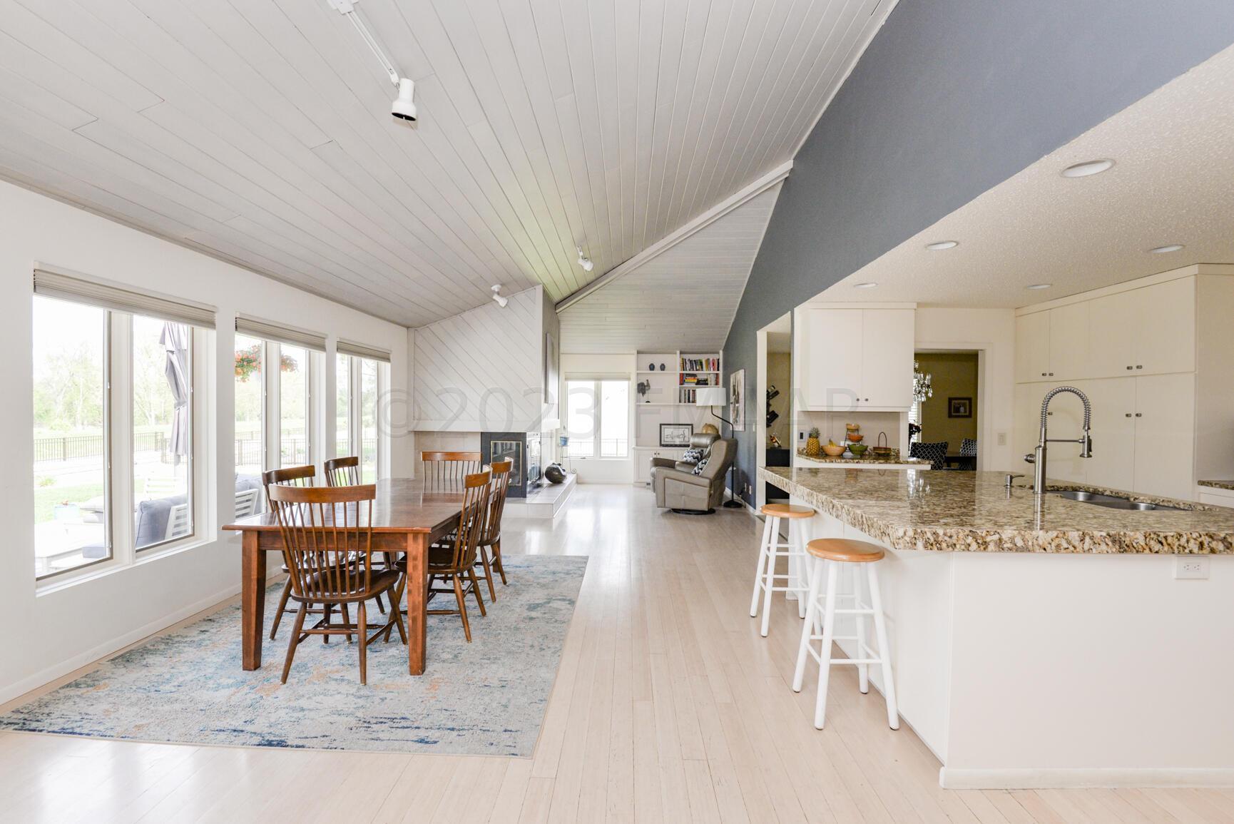 Kitchen/Dining