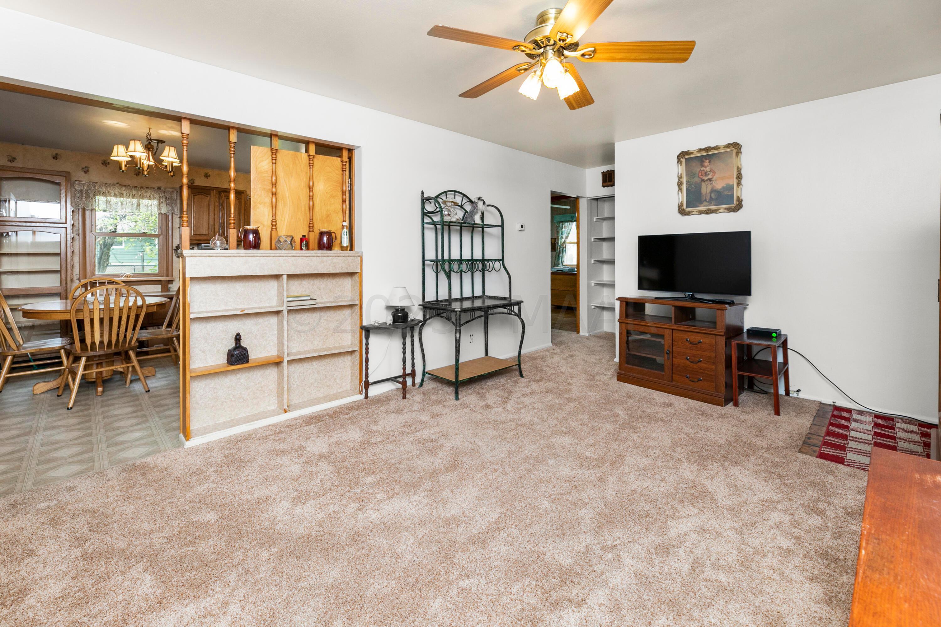 7 Living Room-3