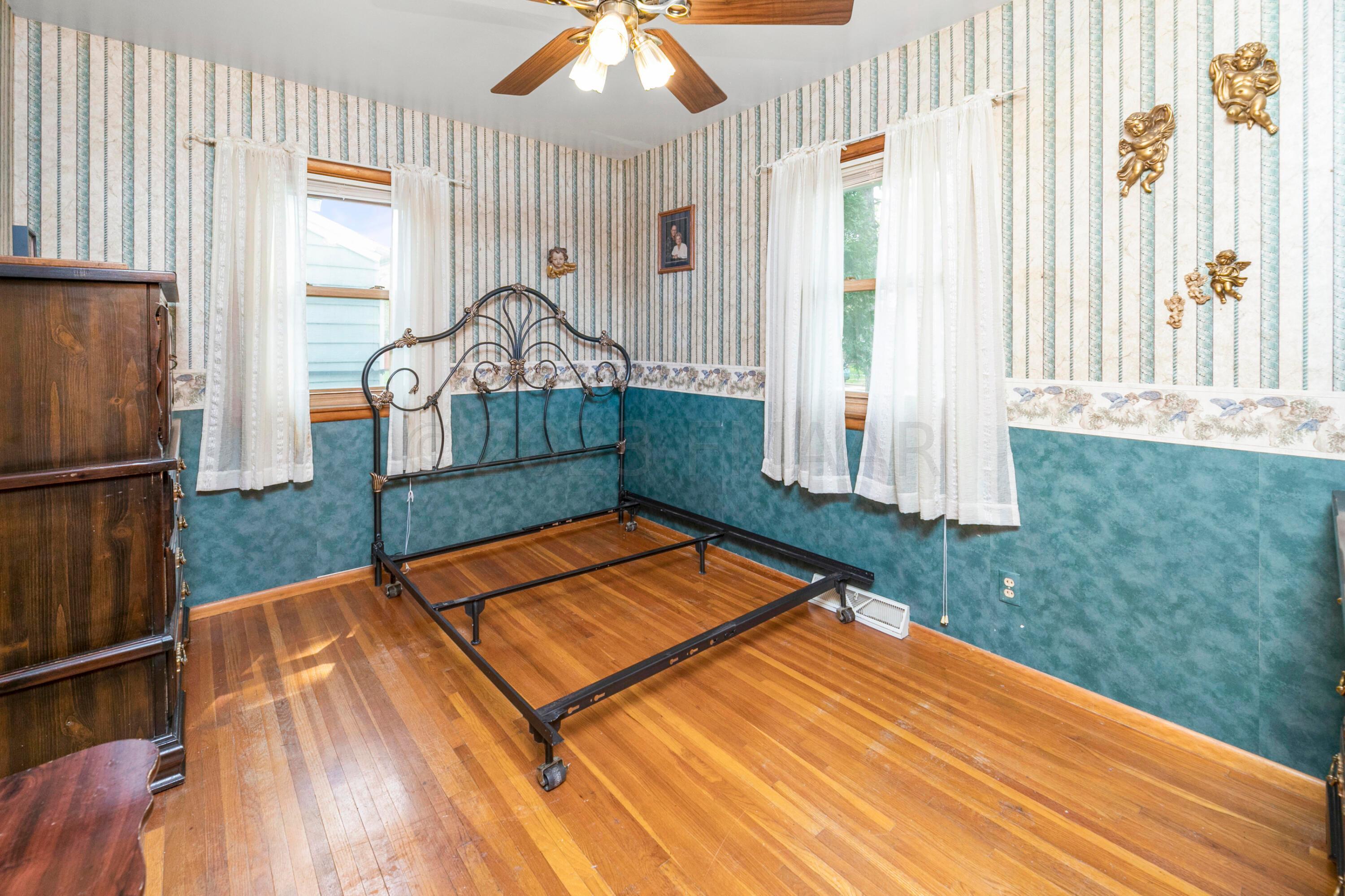 13 Primary Bedroom-1