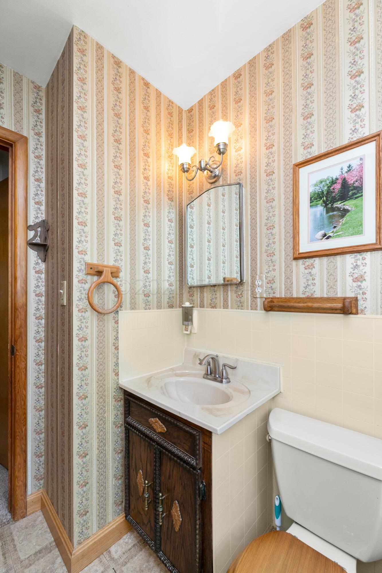 18 Bathroom-2