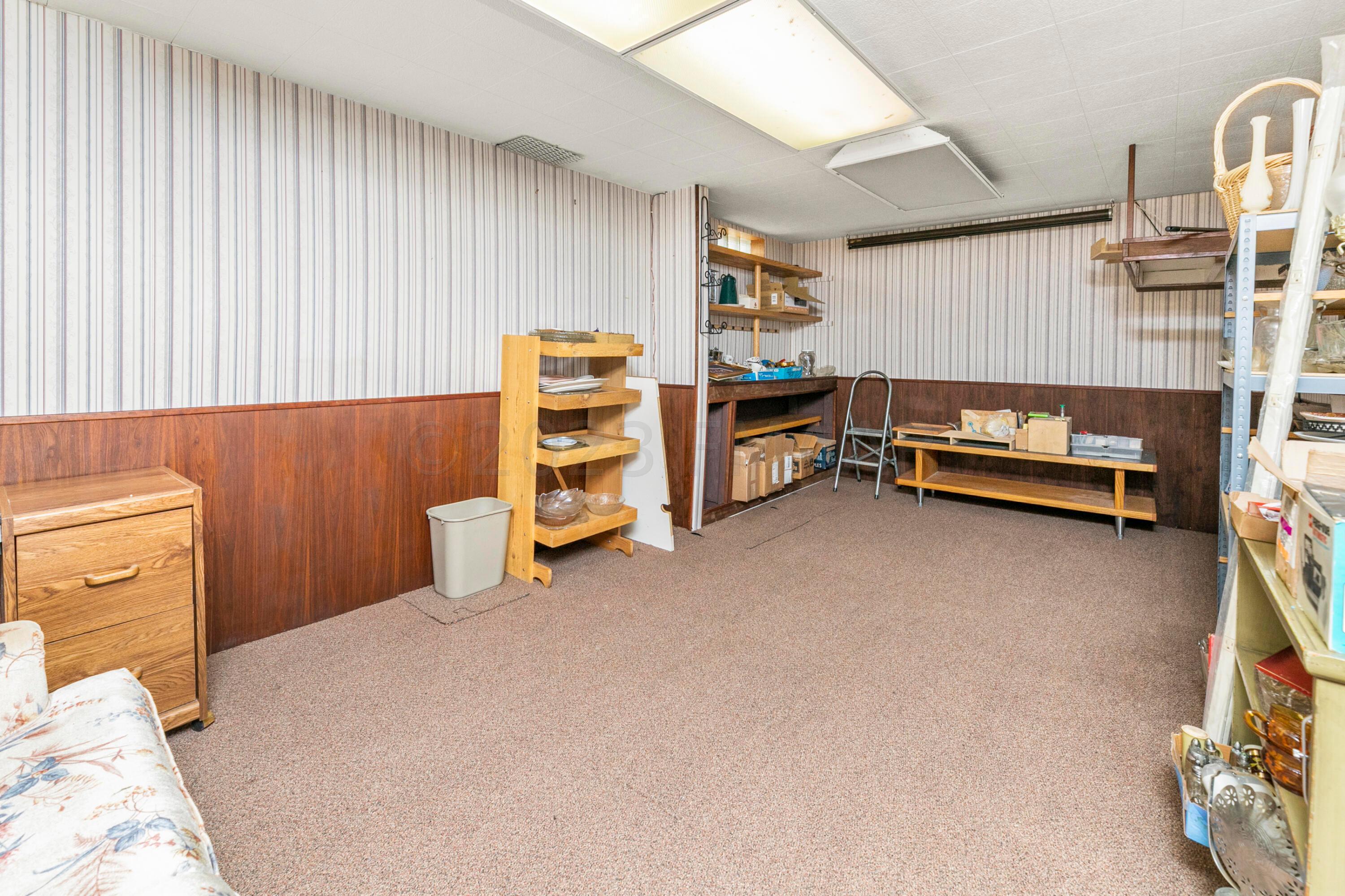 25 Family Room-1