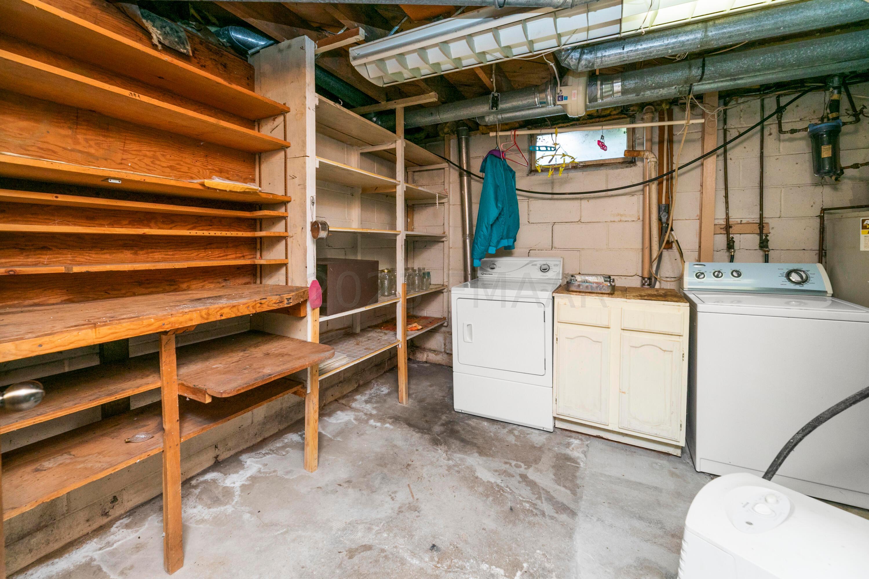32 Utility & Laundry-2