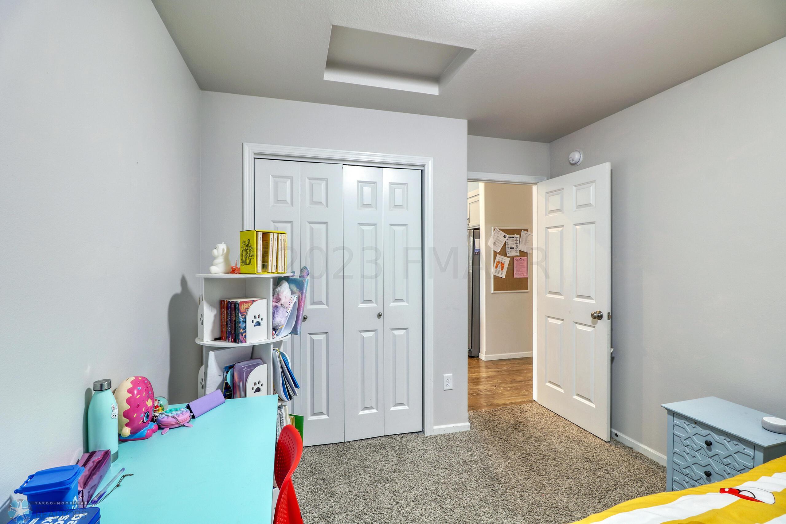 22 Bedroom2_2