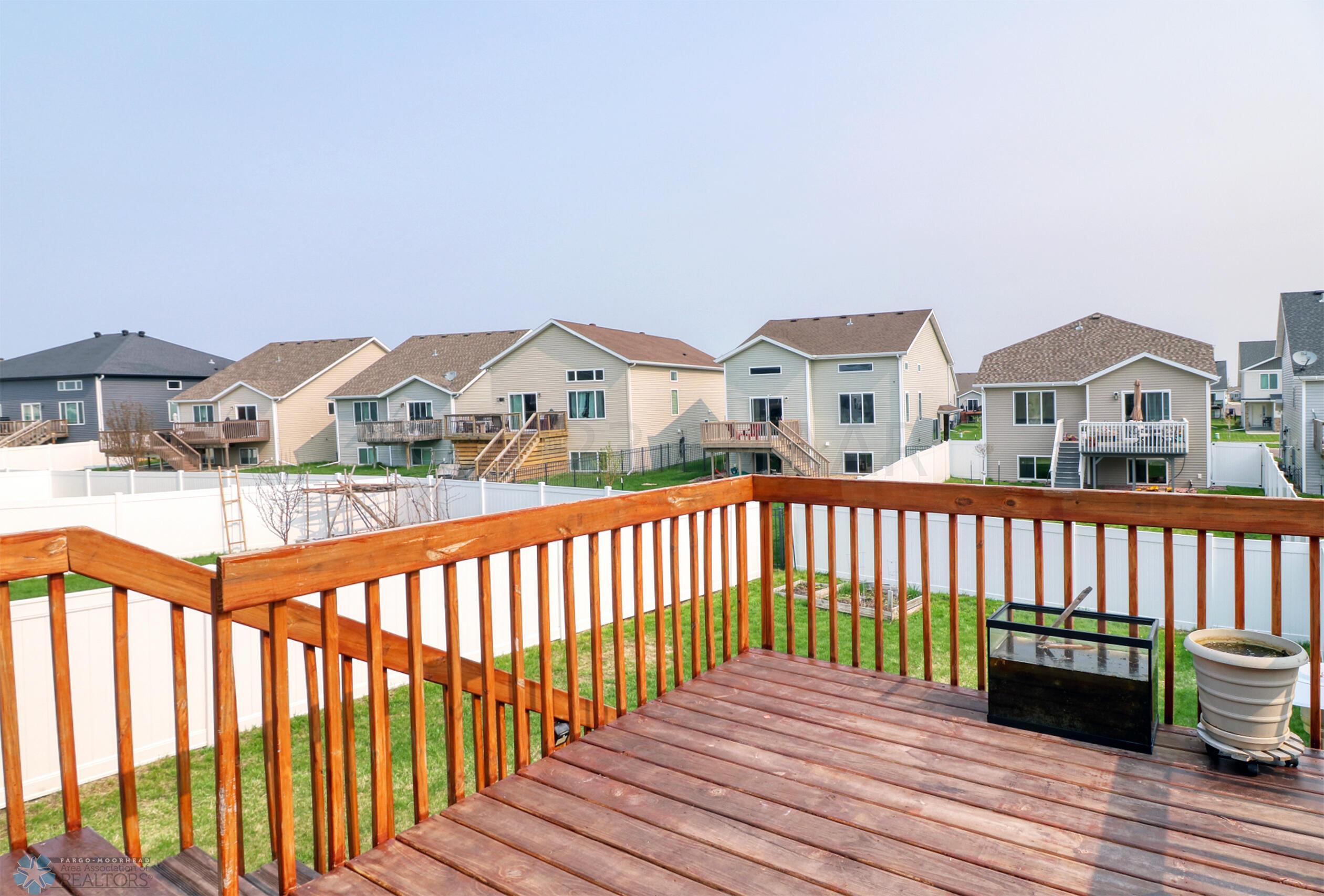 33 BackyardDeck_1