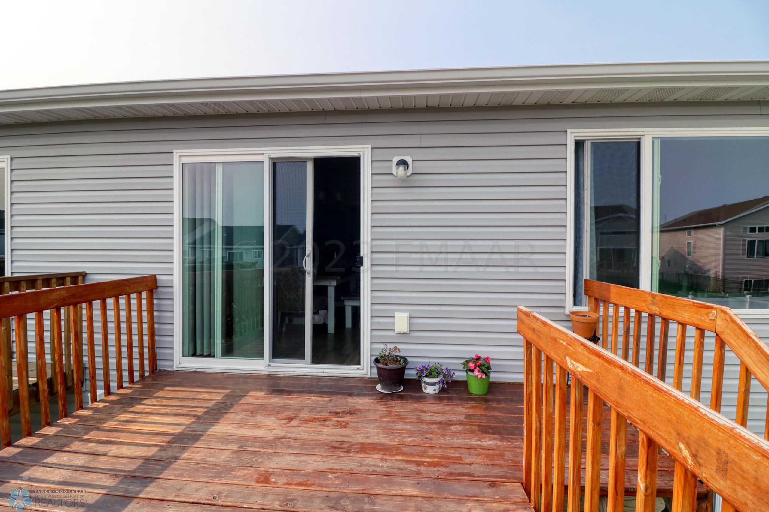 34 BackyardDeck_2