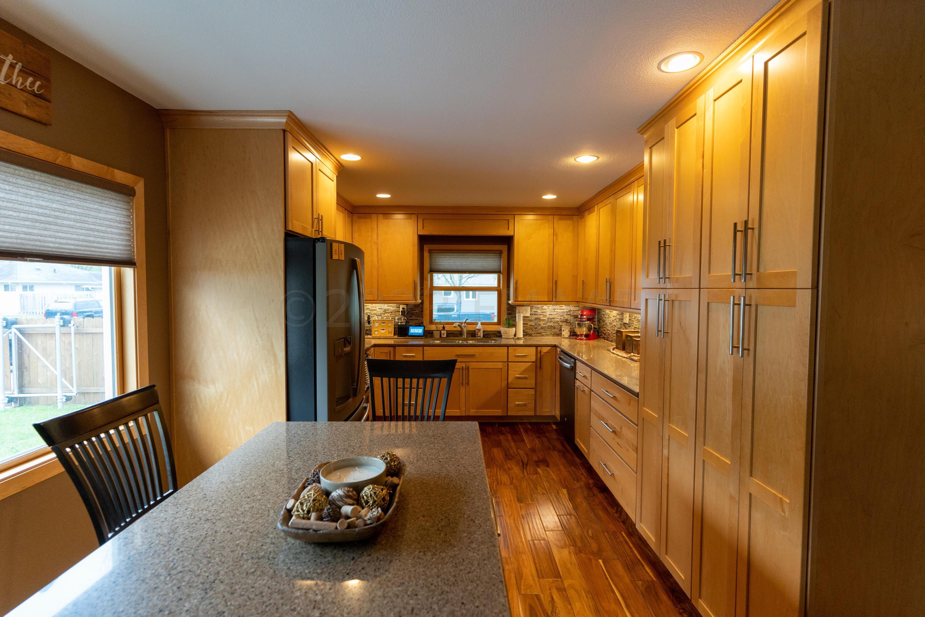 Kitchen w/ Quartz Countertops