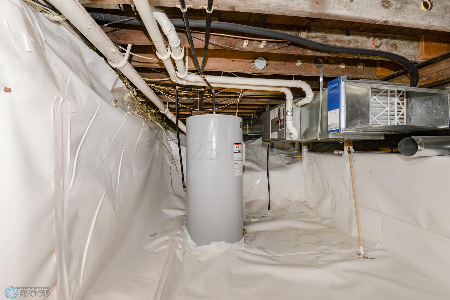 Crawl Space/Utilities