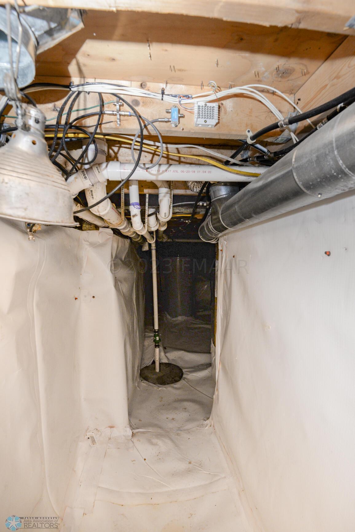 Crawl Space/Utilities