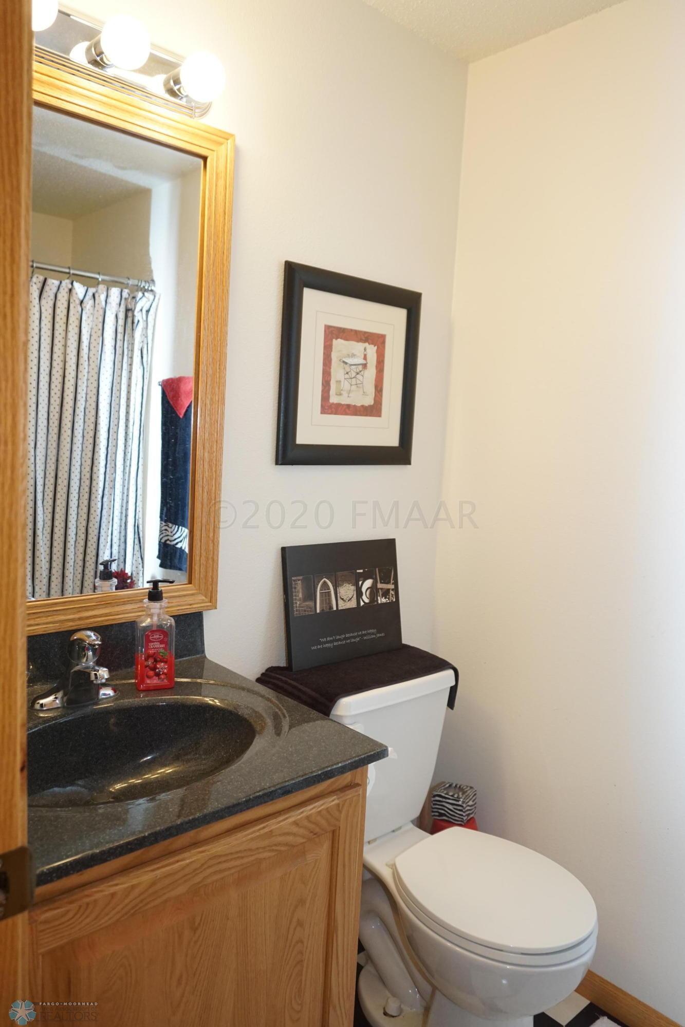 LL 3/4 Bath w/ shower