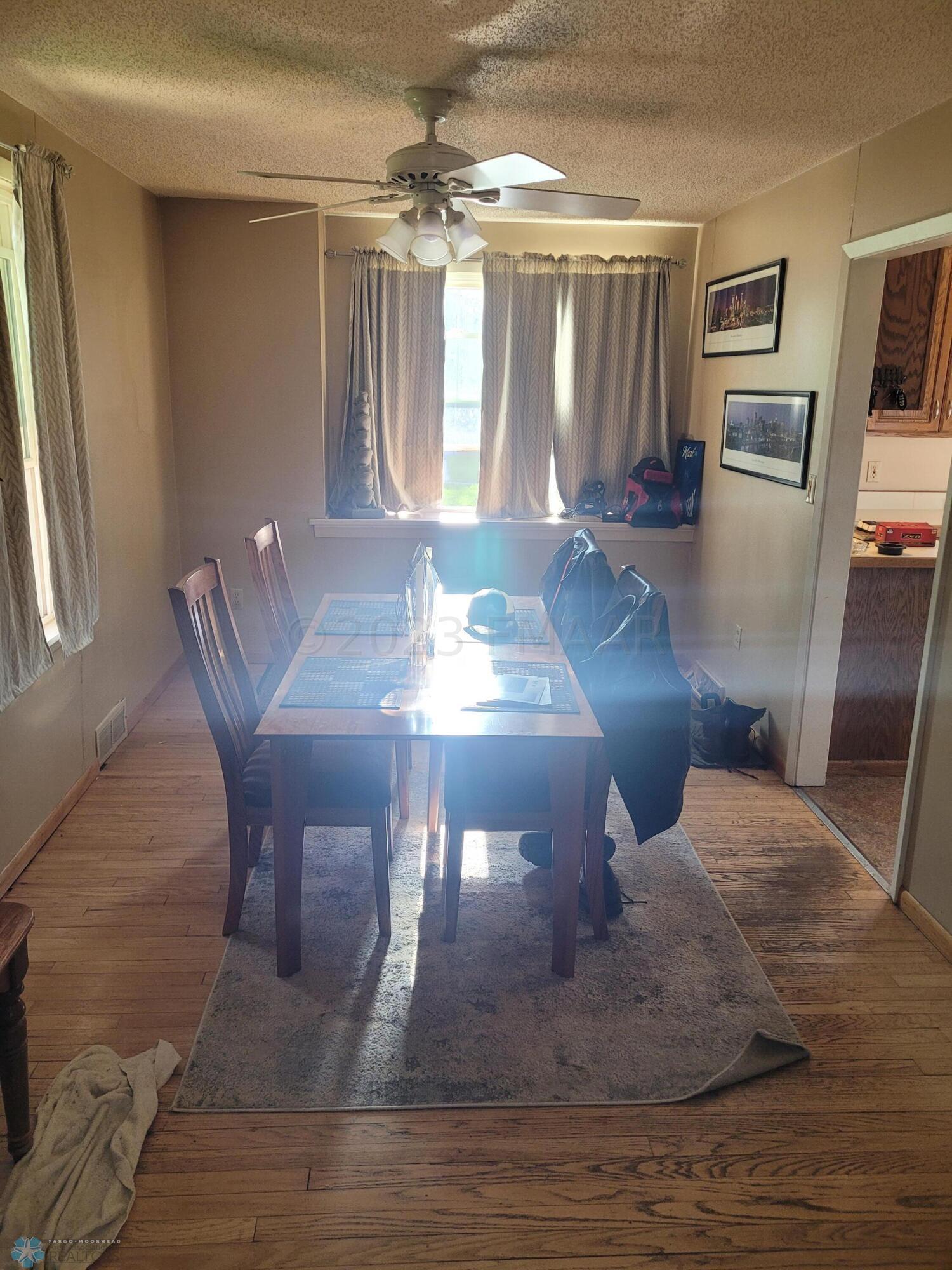 1439 diningroom