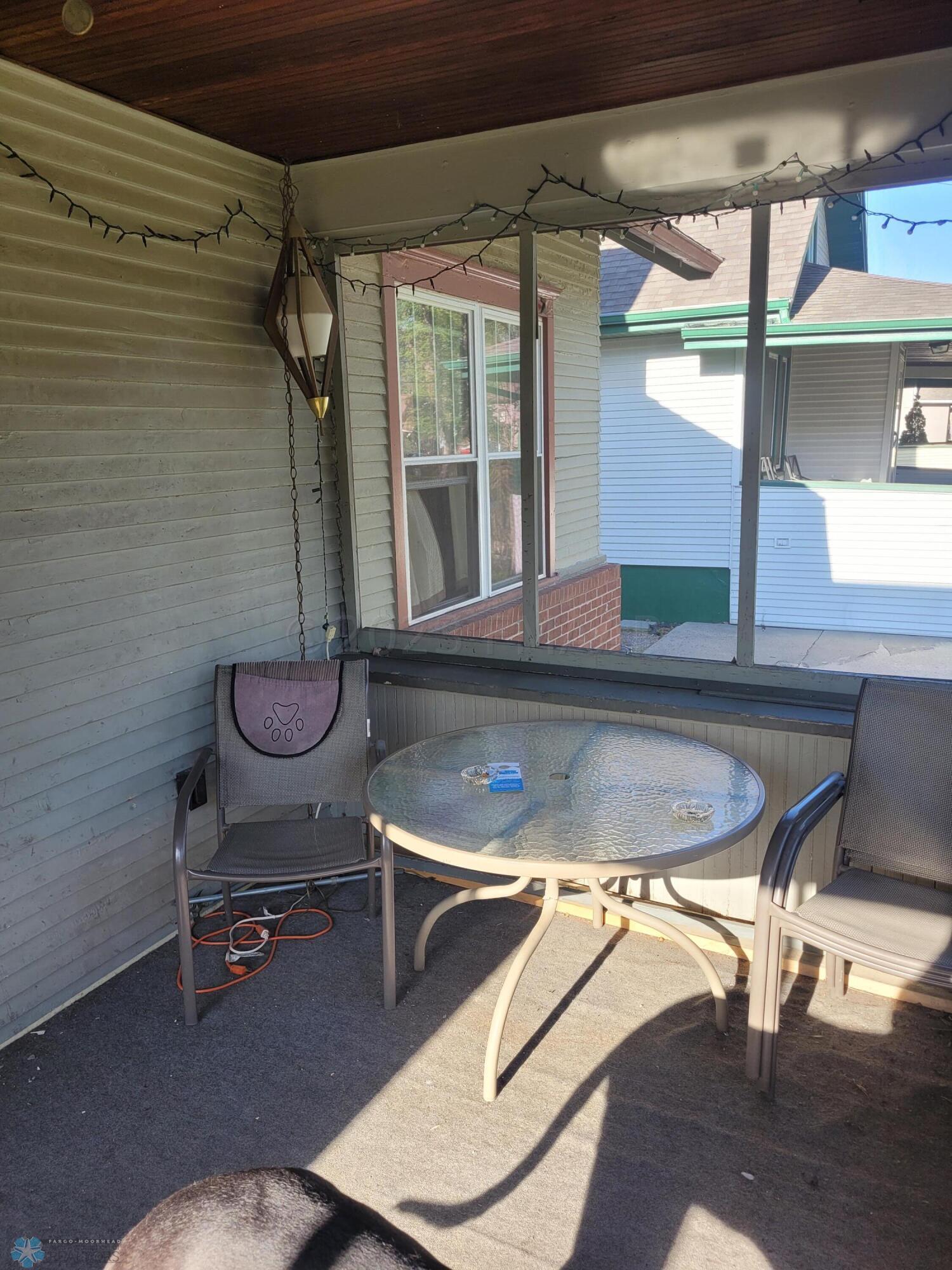 1439 porch 2