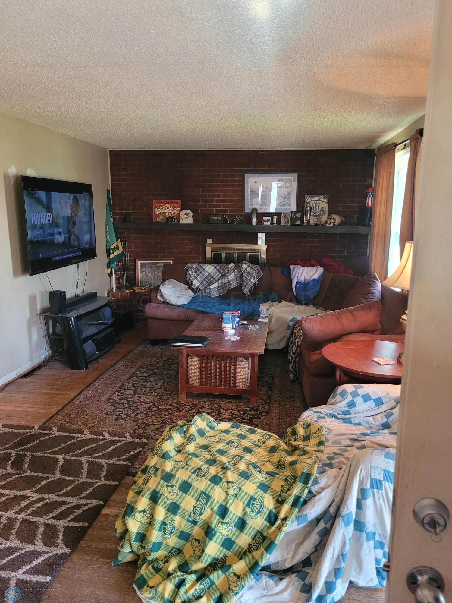 1439 livingroom2