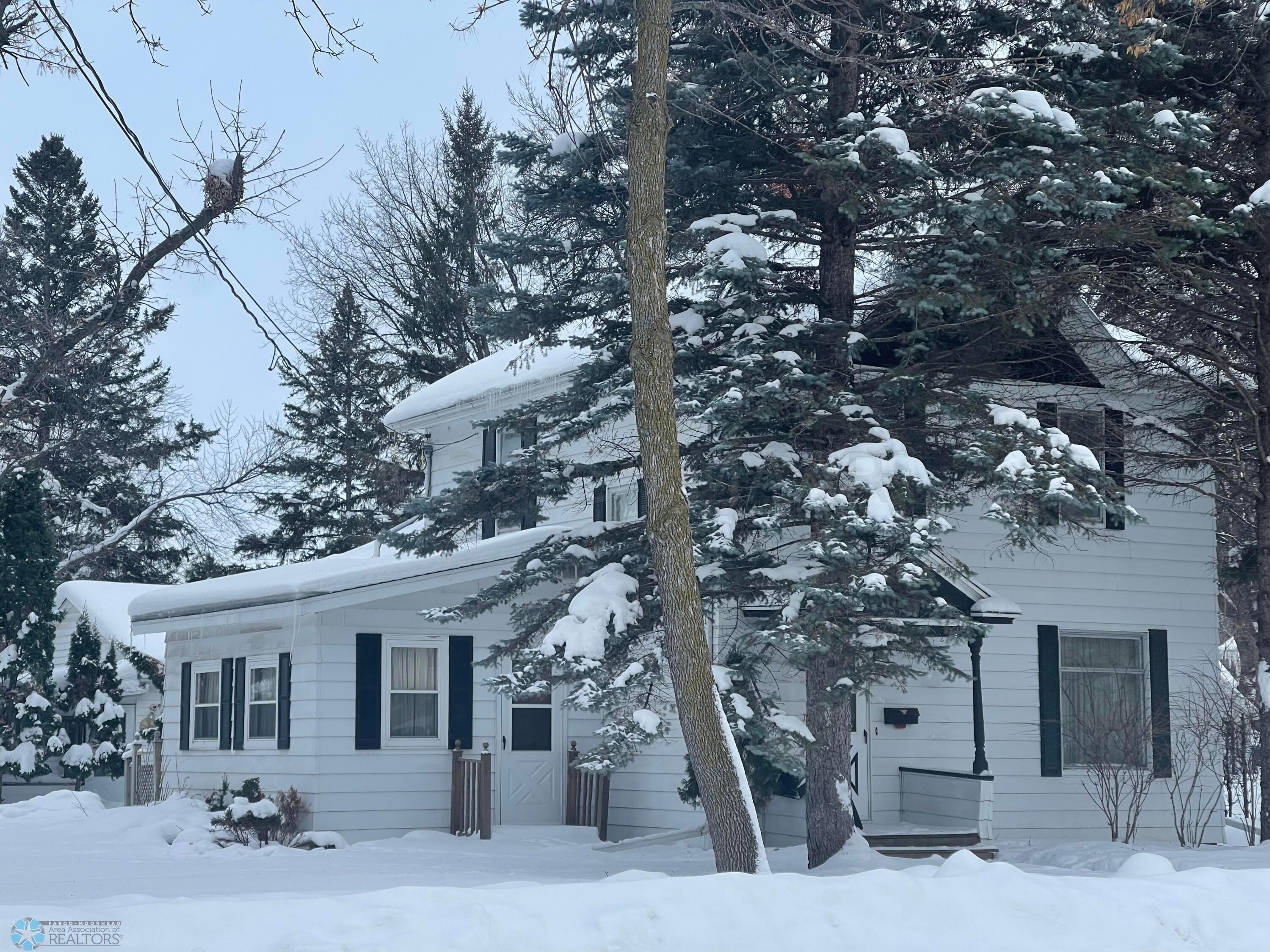 203 7th Ave S
