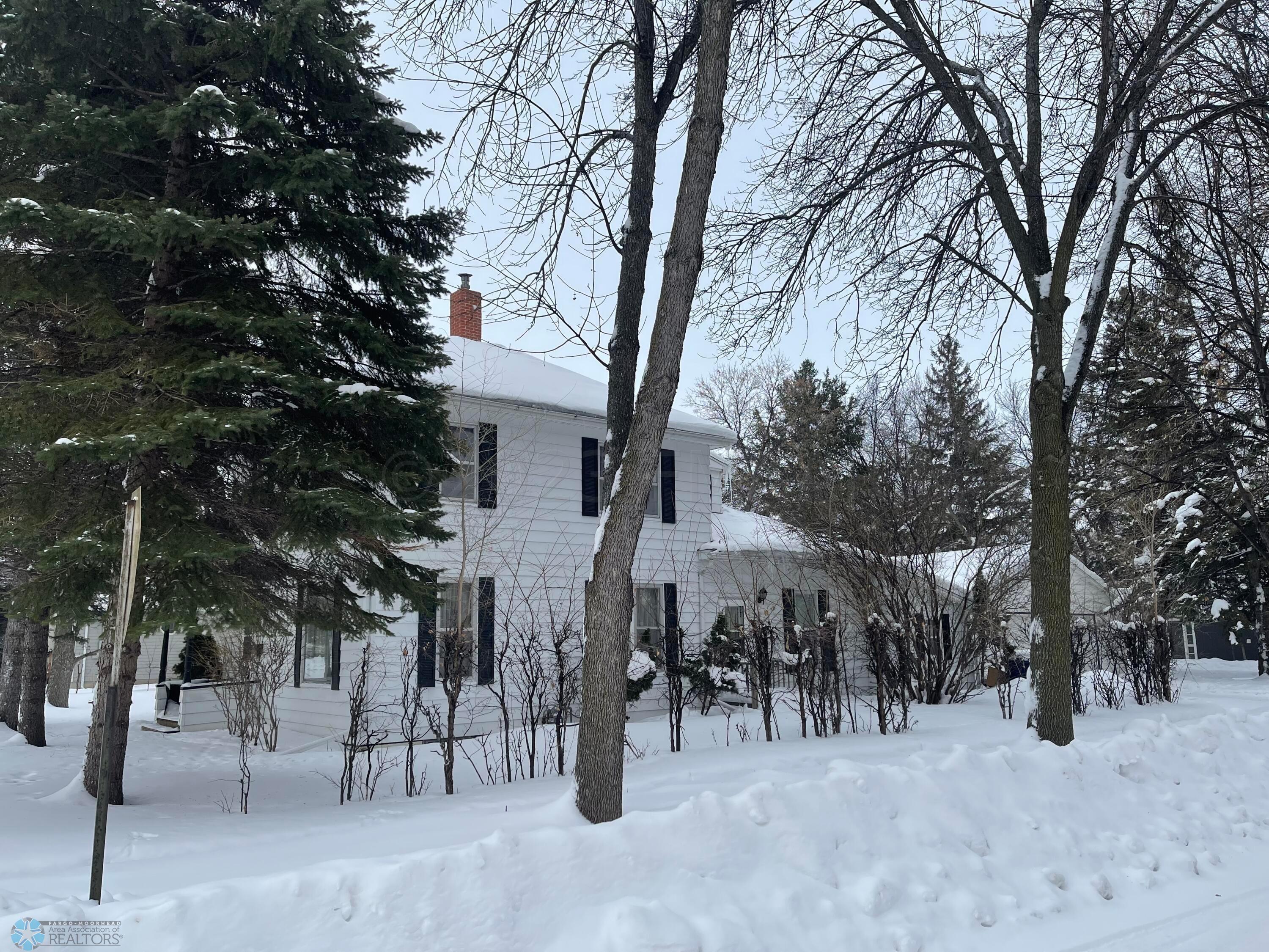 203 7th Ave S