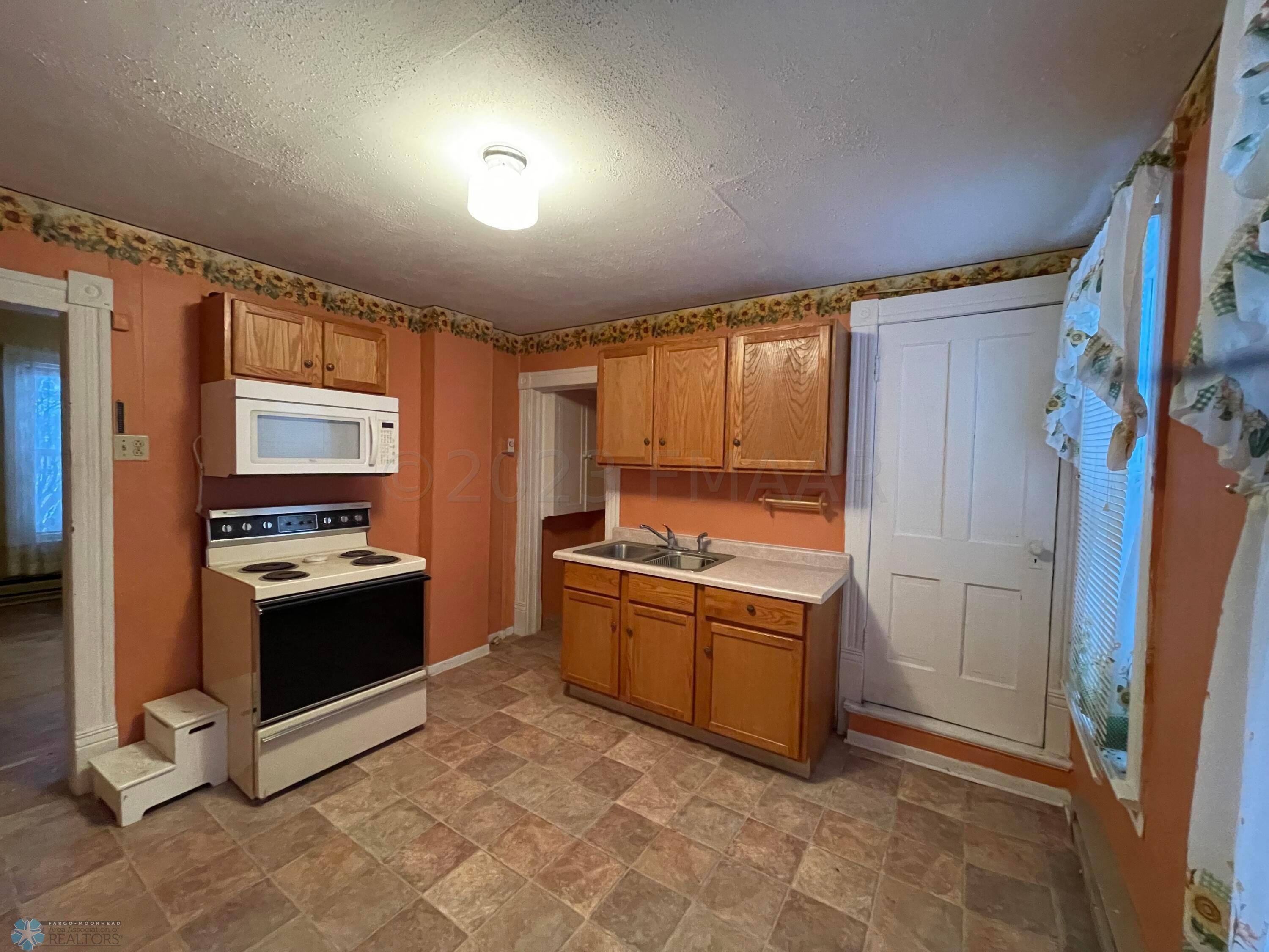706 APARTMENT