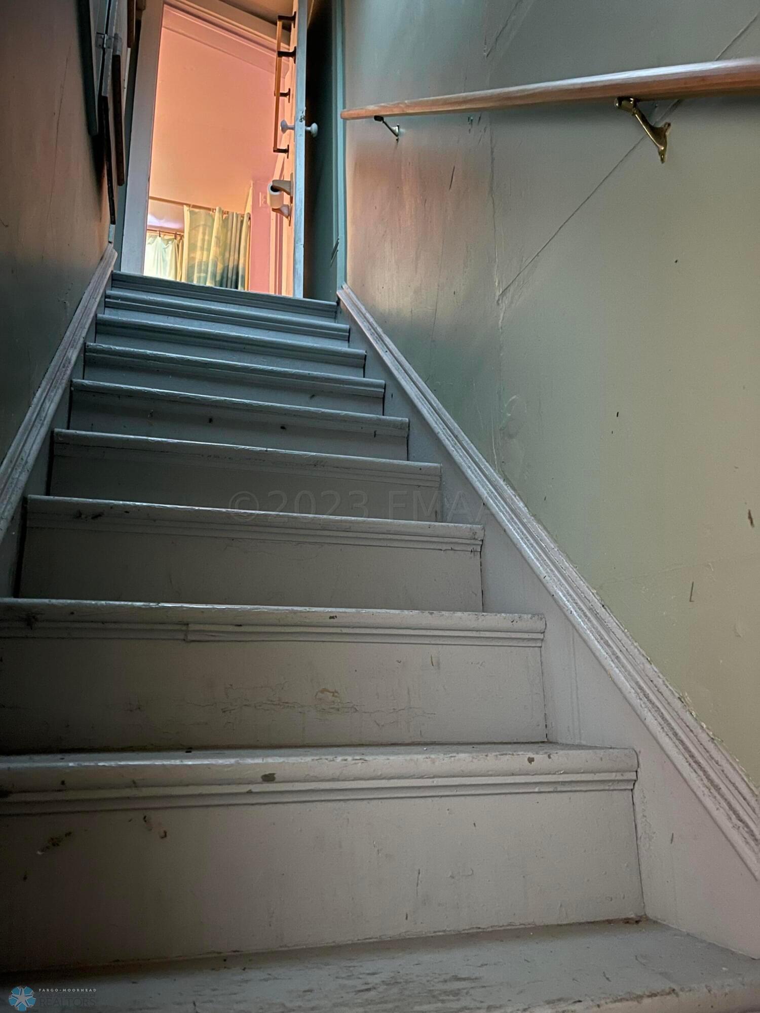 706 Stairs from House/apartment