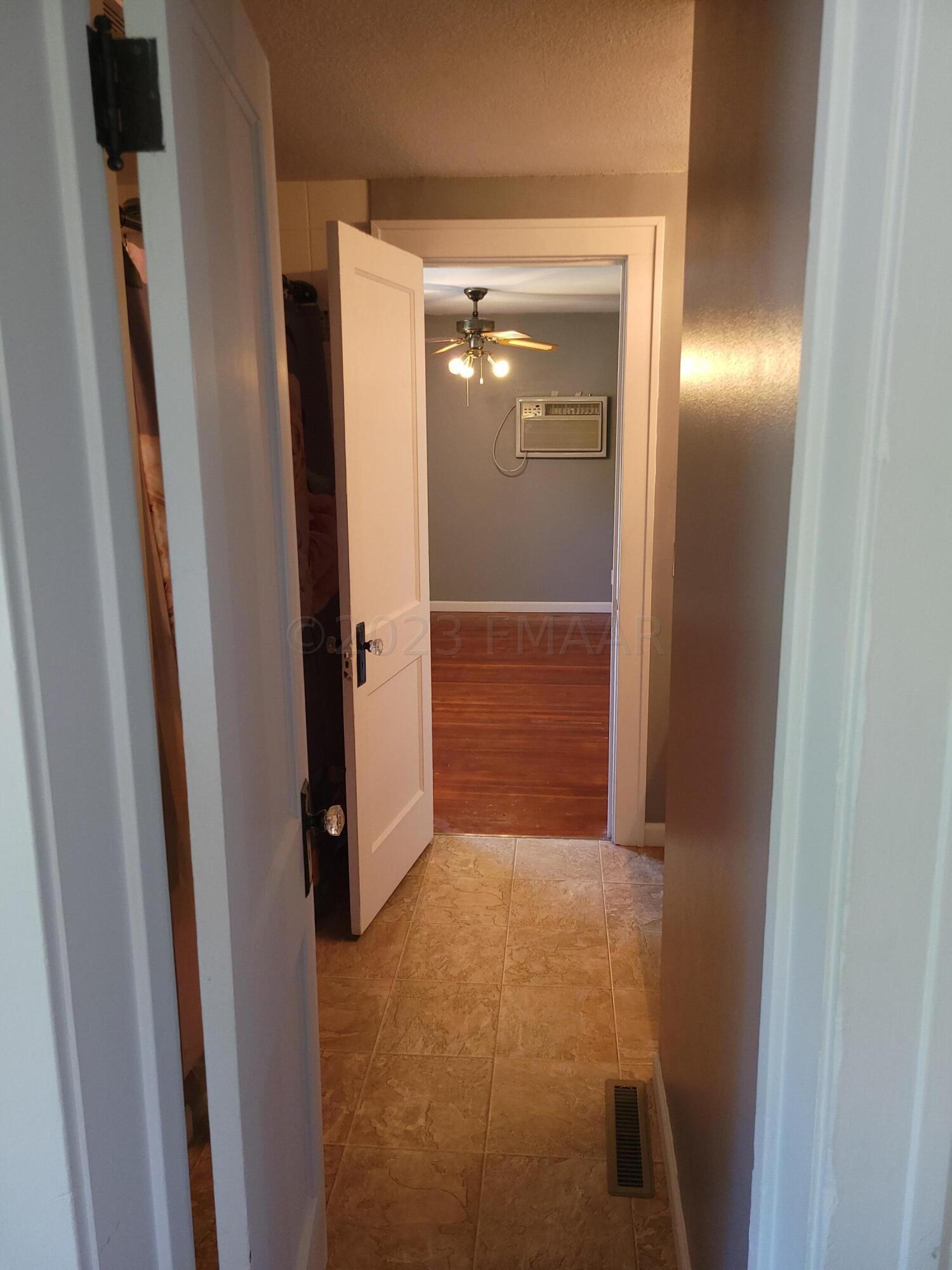 Bathroom 1-1