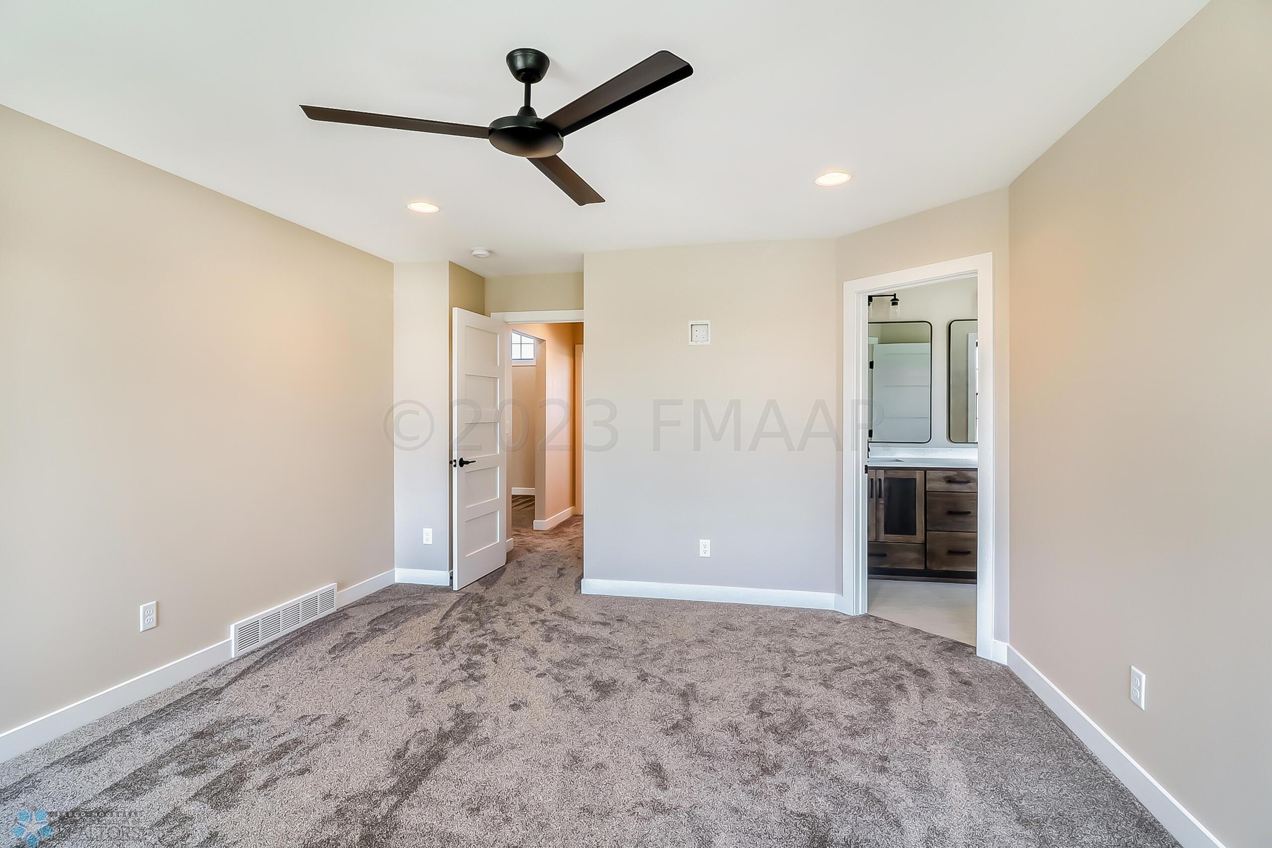 Master Bedroom1_2