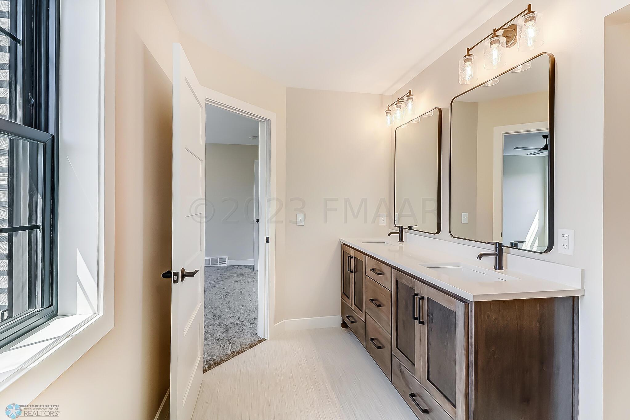 Master Bathroom1_1