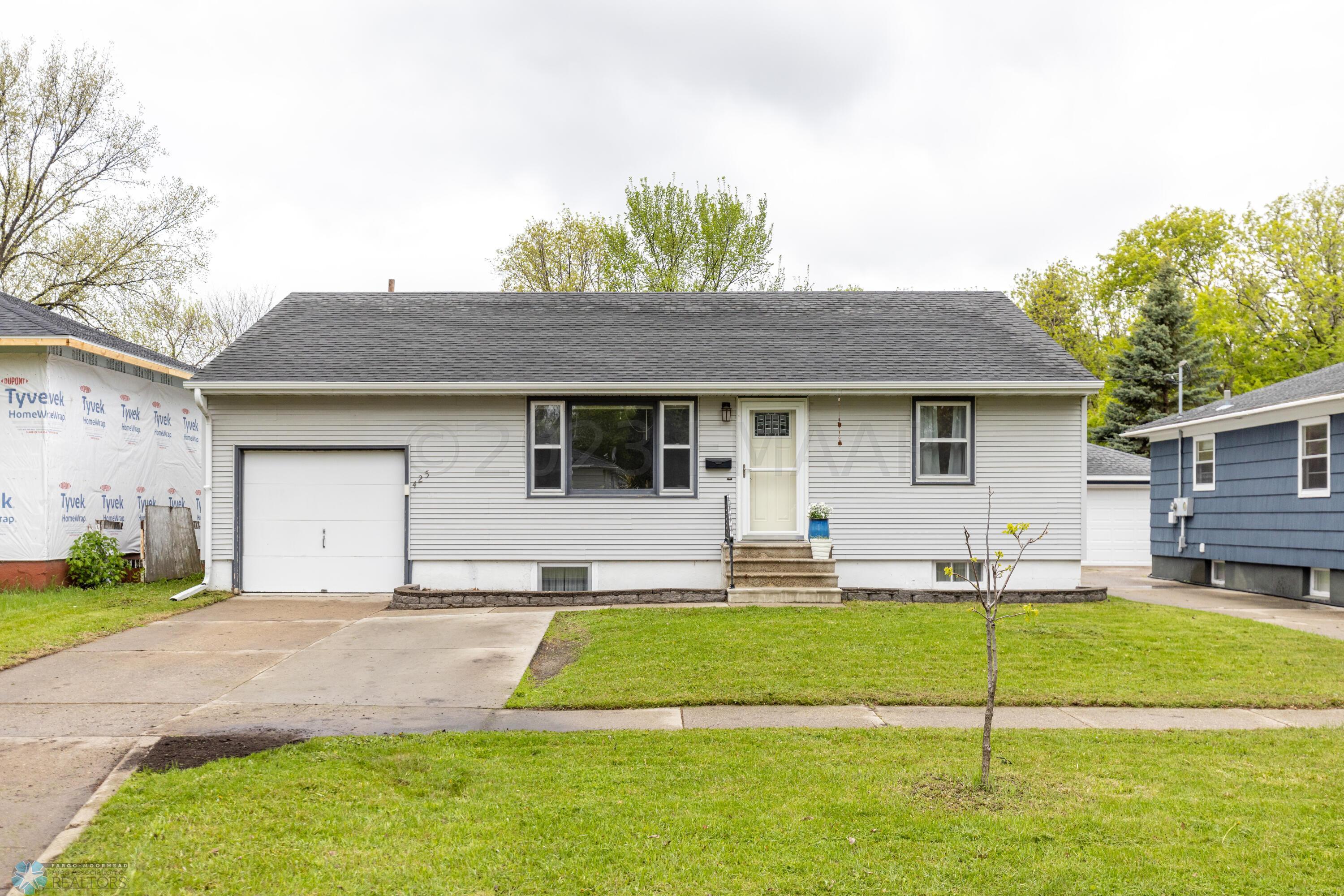 425 18th St S Moorhead