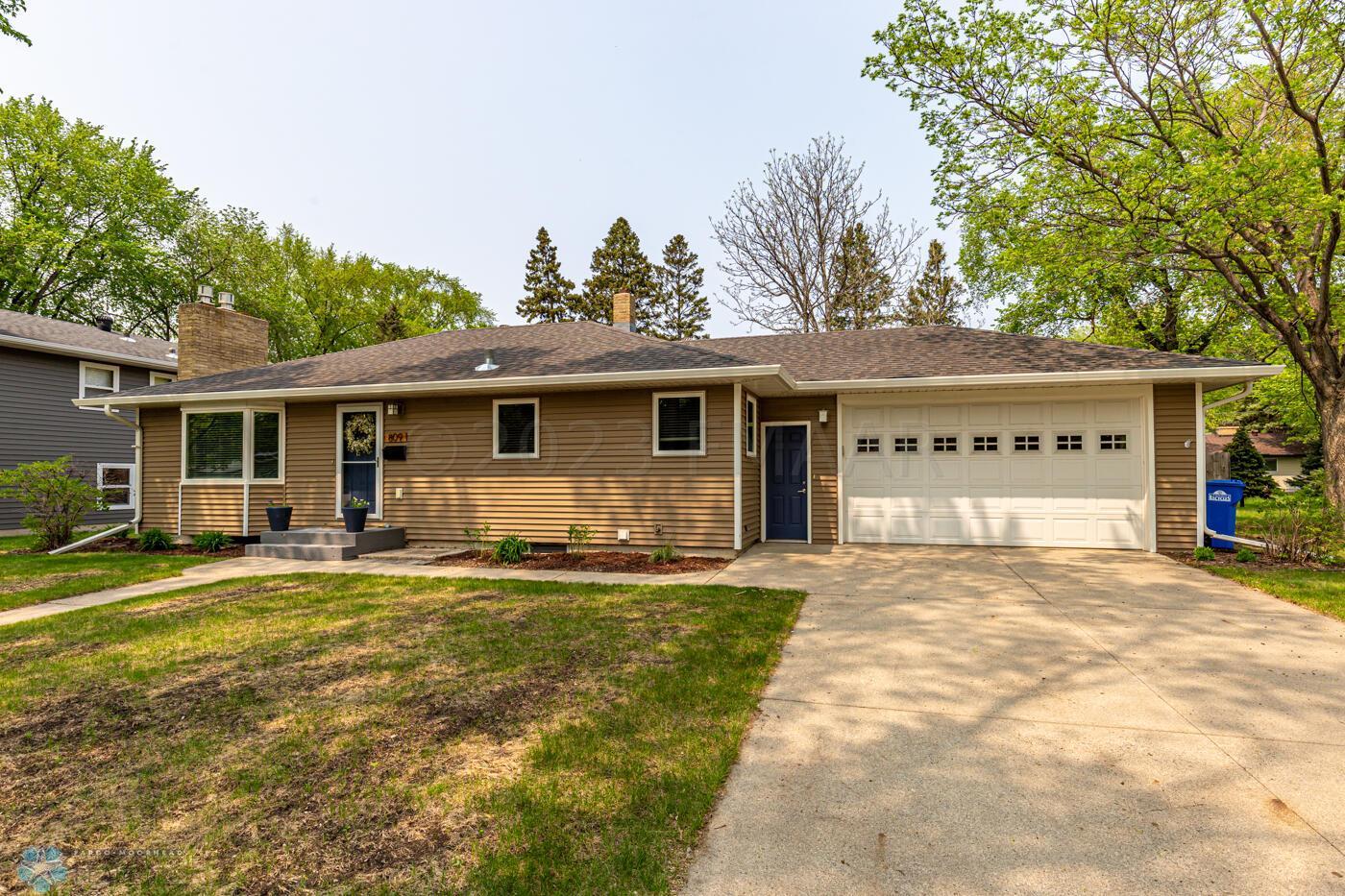 Property photo for 809 SOUTH Drive S, Fargo, ND 58103