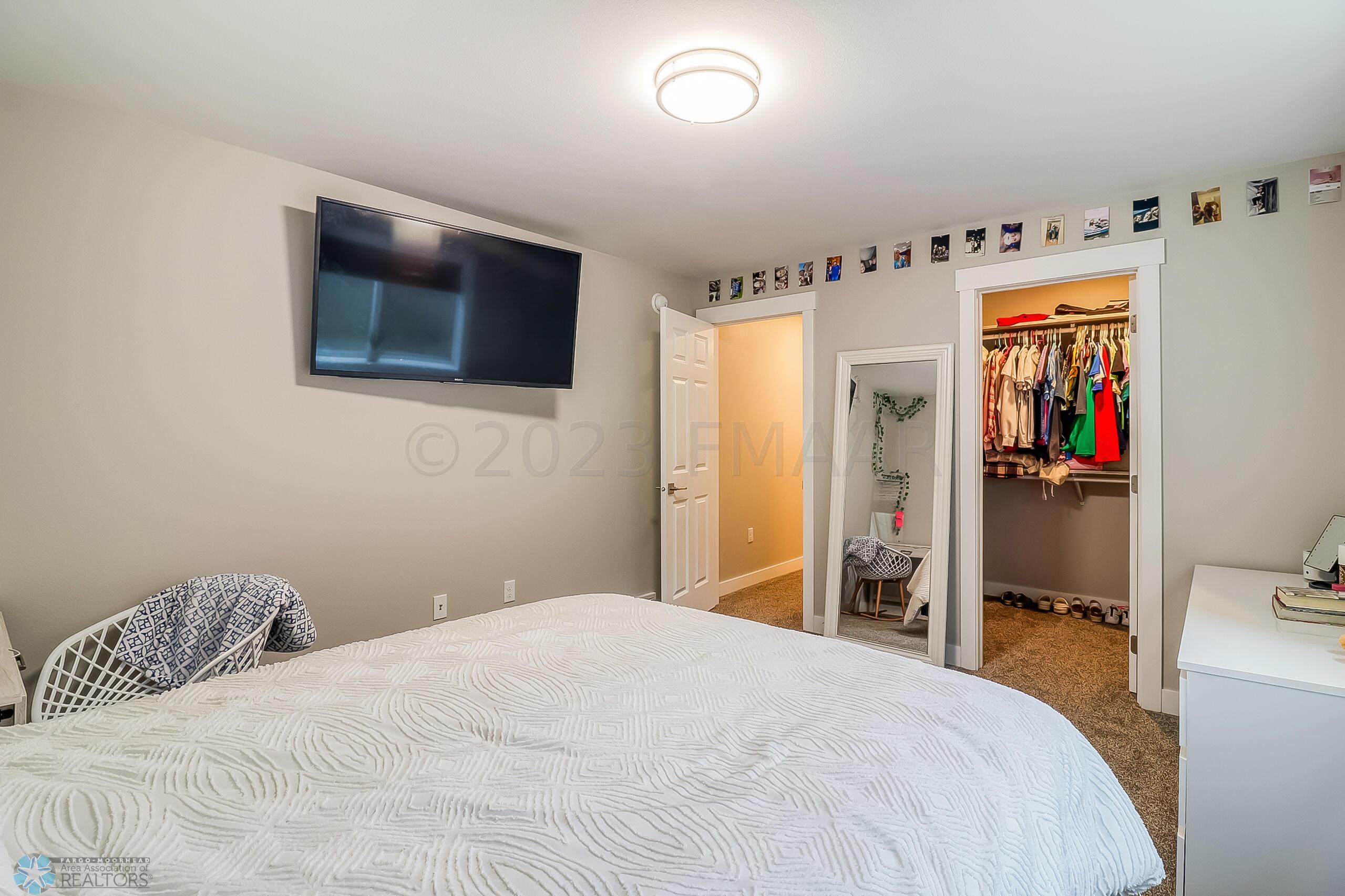Basement Bedroom1_2