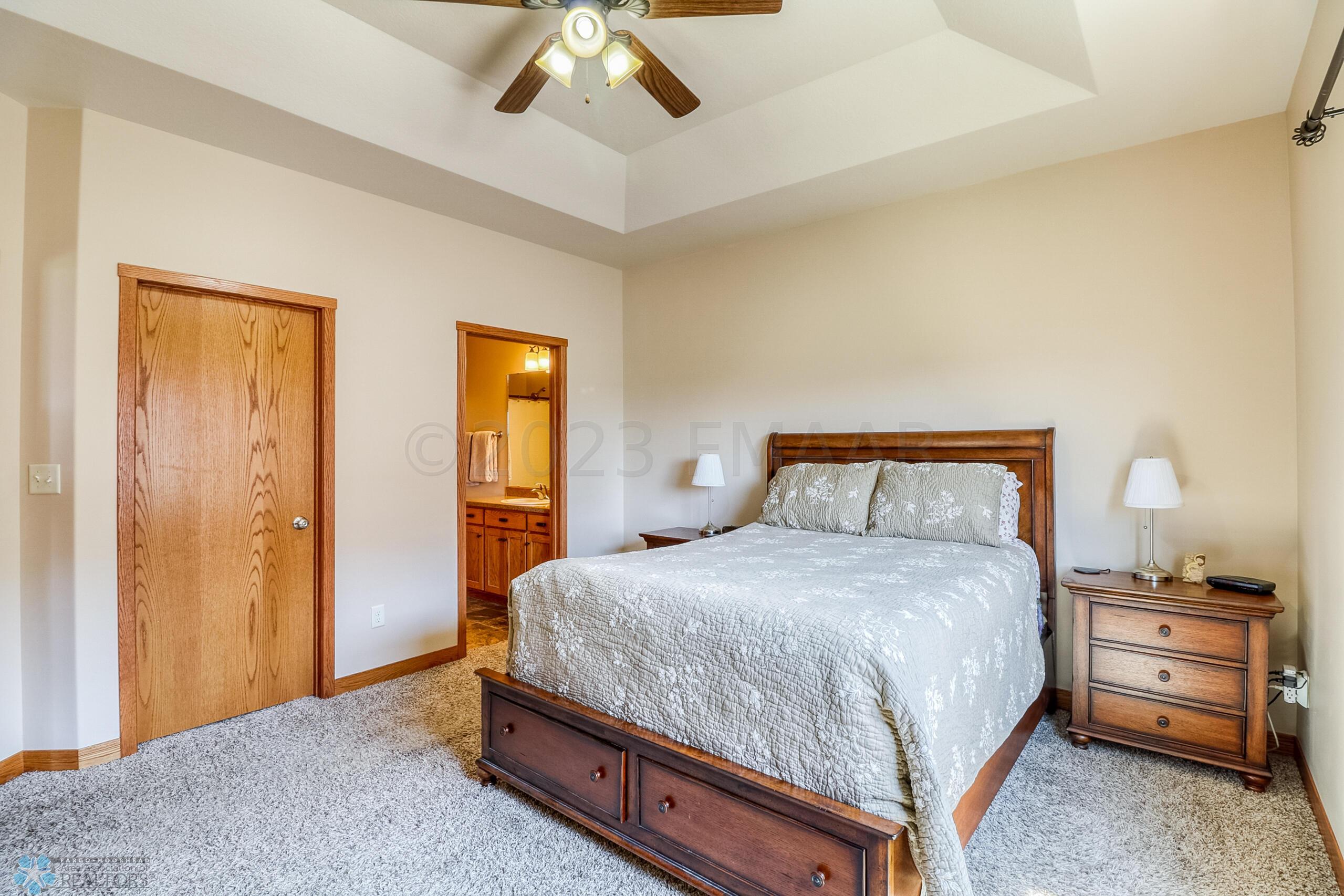 Primary Bedroom1_2