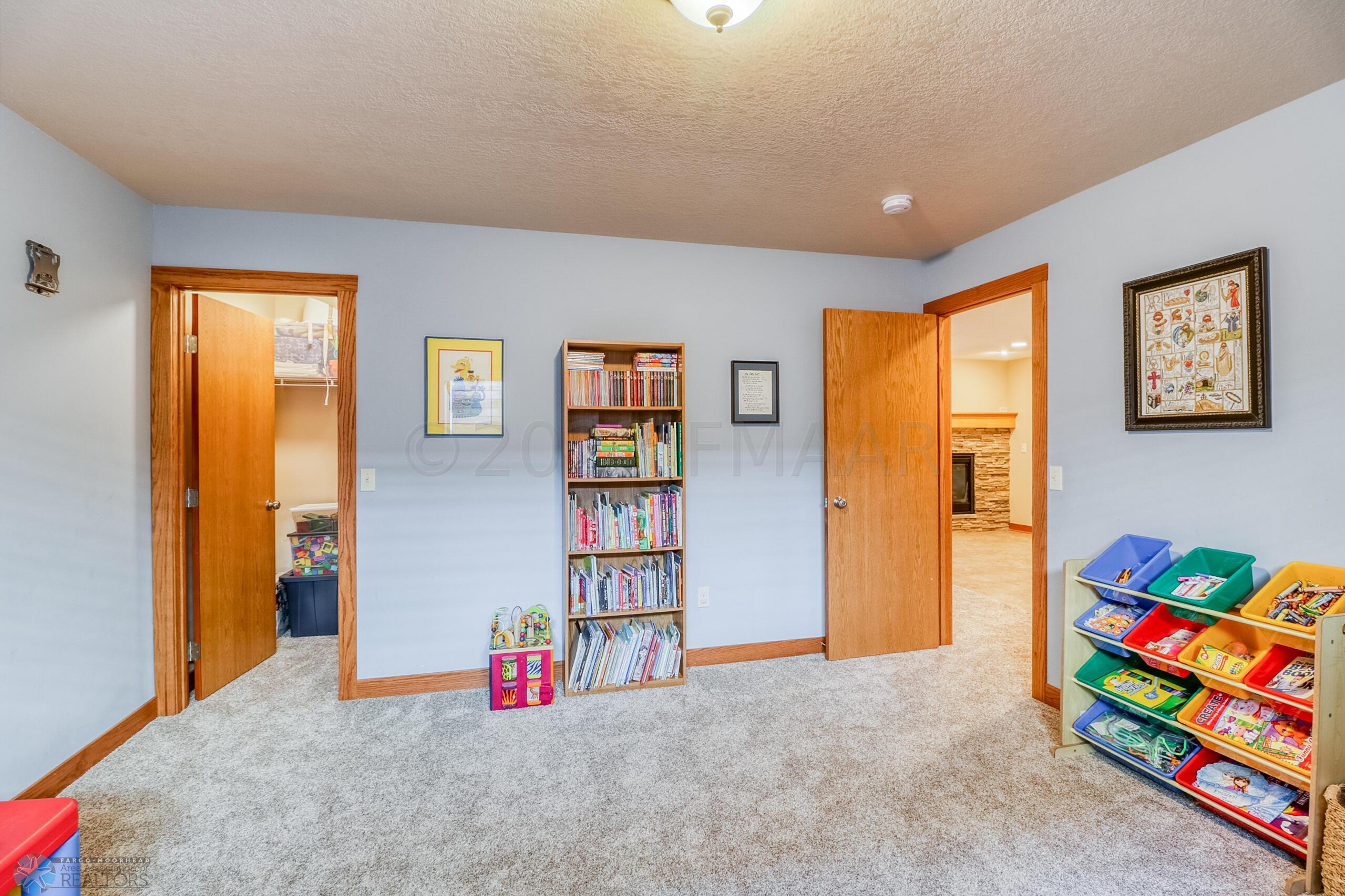 Basement Bedroom1_2