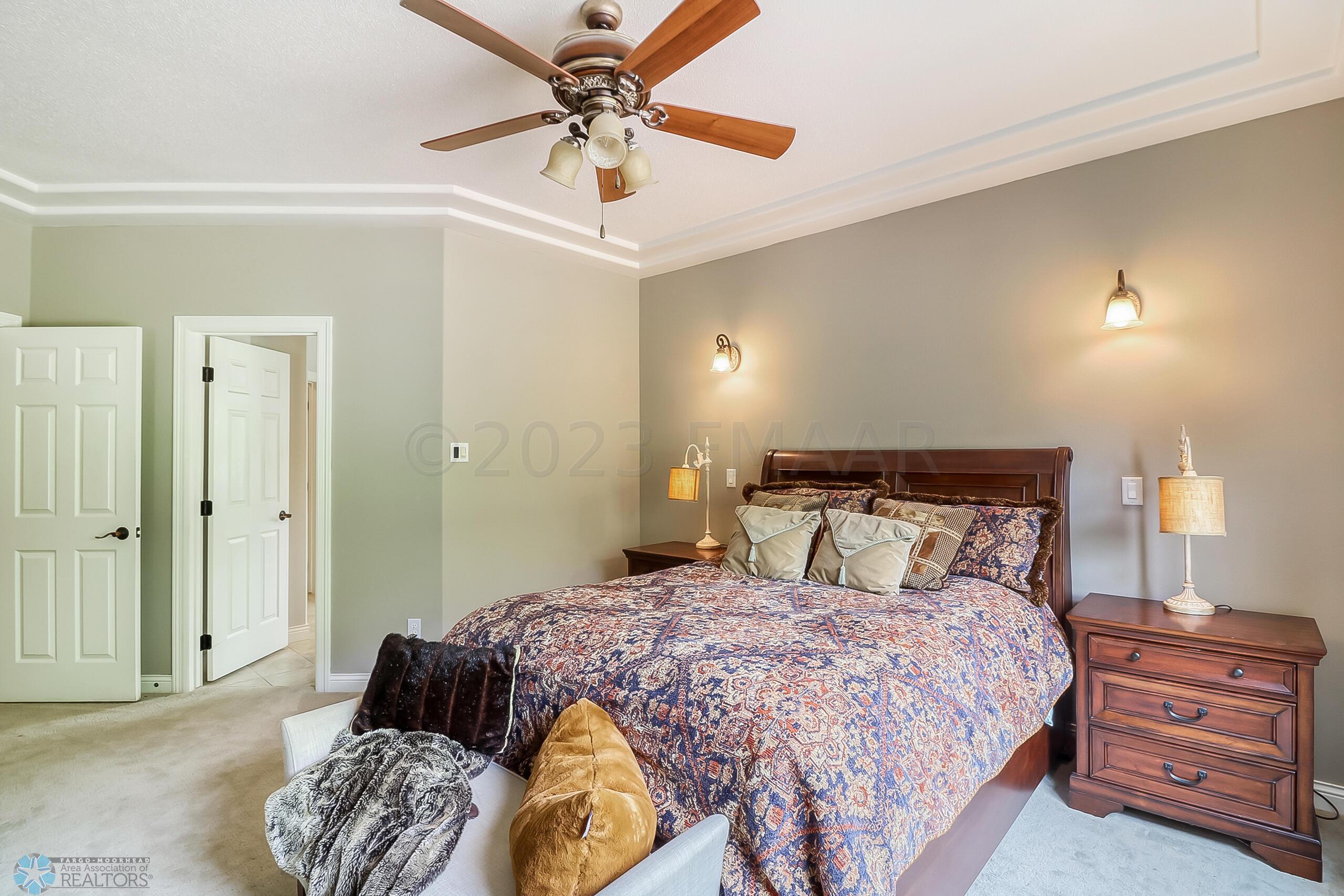 Primary Bedroom1_2
