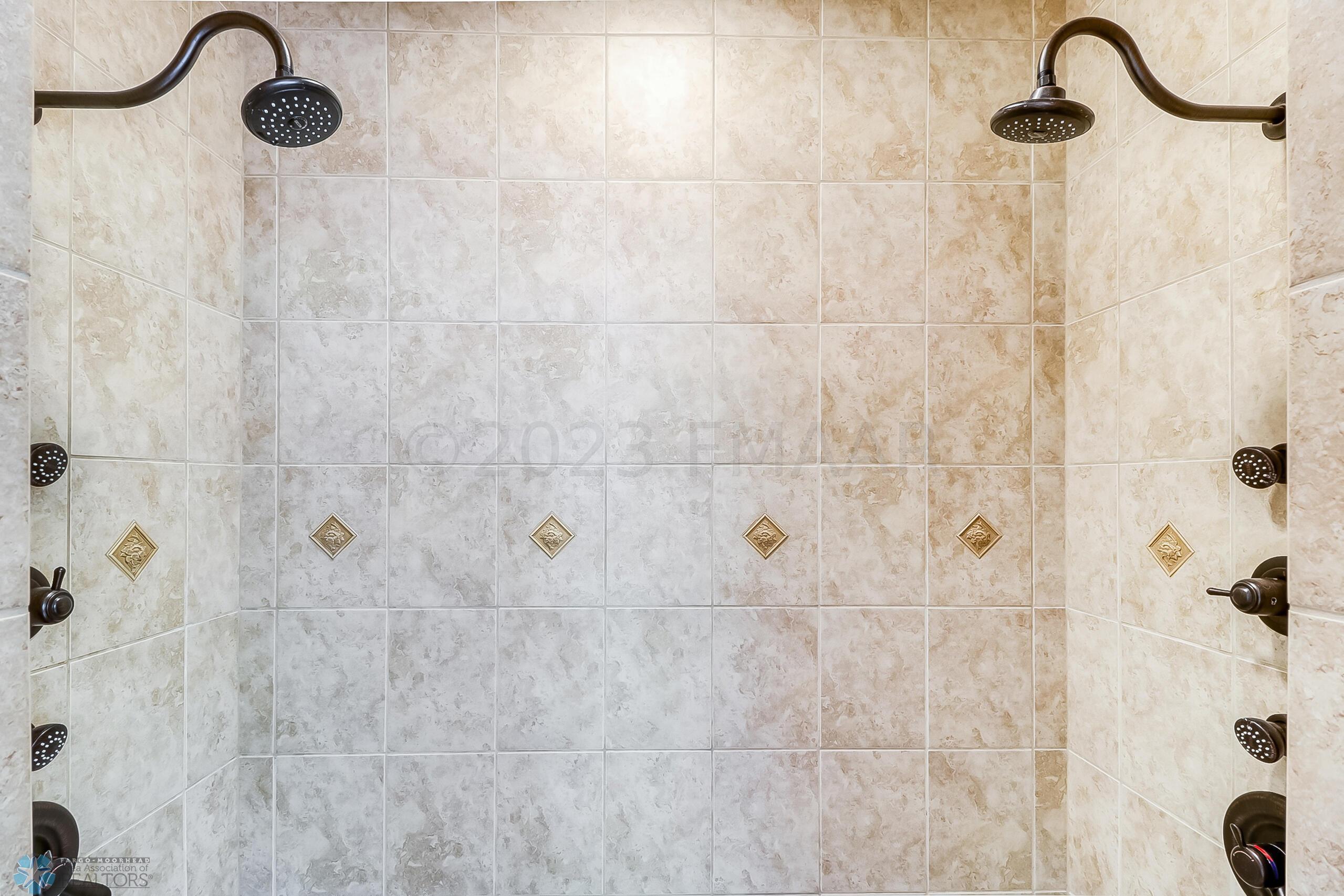 Primary Bathroom1_4