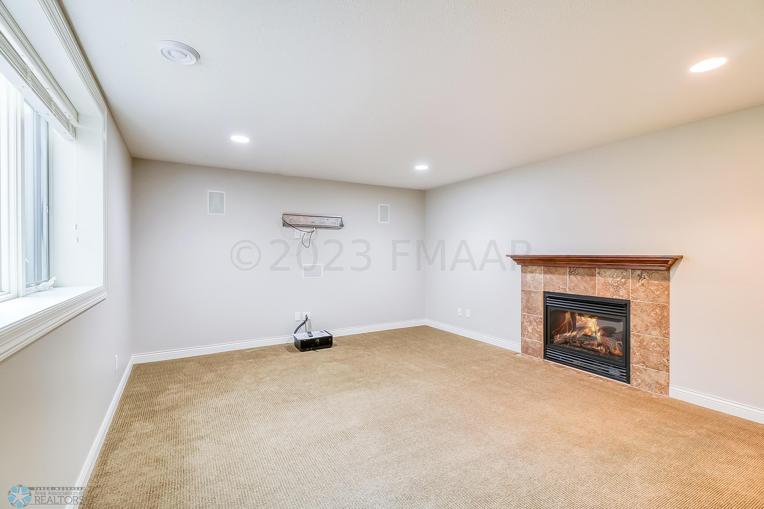 Basement Familyroom1_2