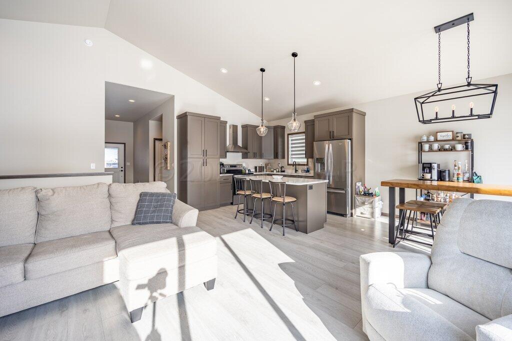 6021-Living Room:Kitchen