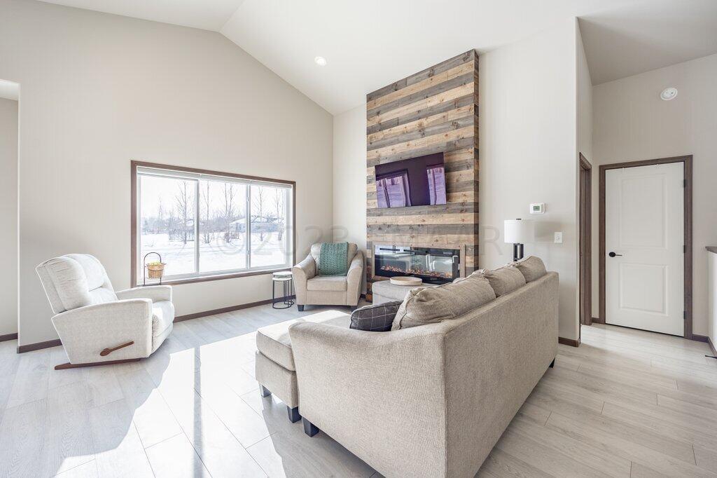 6021-Living Room:View of Green Space