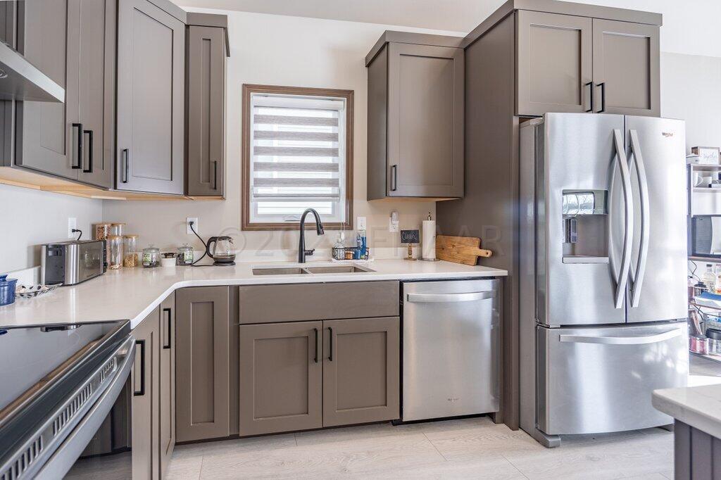 6021-Kitchen Sink