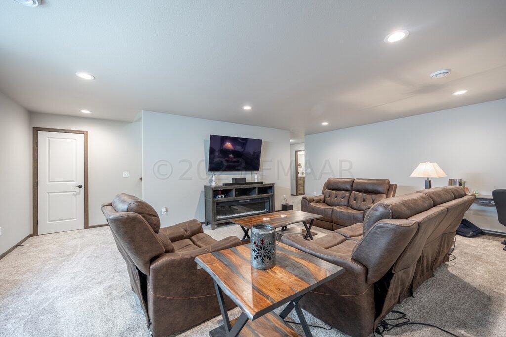 6021-Basement Family Area