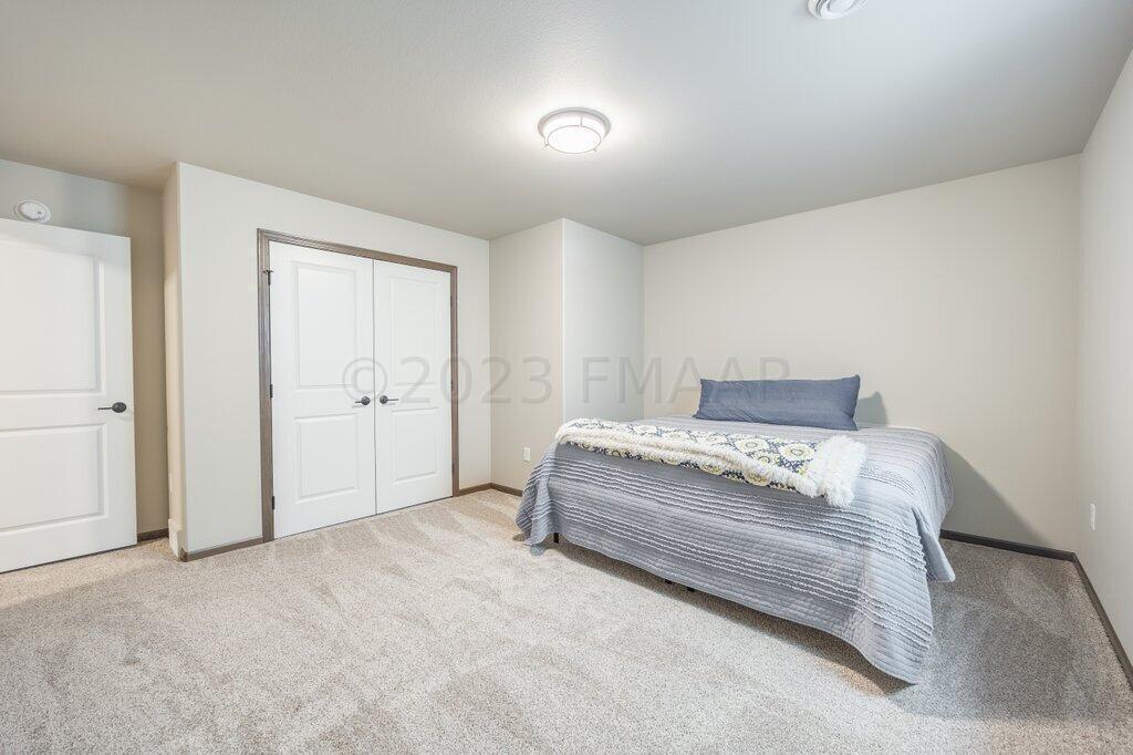 6021-Basement Bedroom:Closet