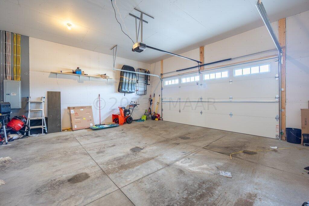 6021-Two Car Garage:Insulated Garage Doo