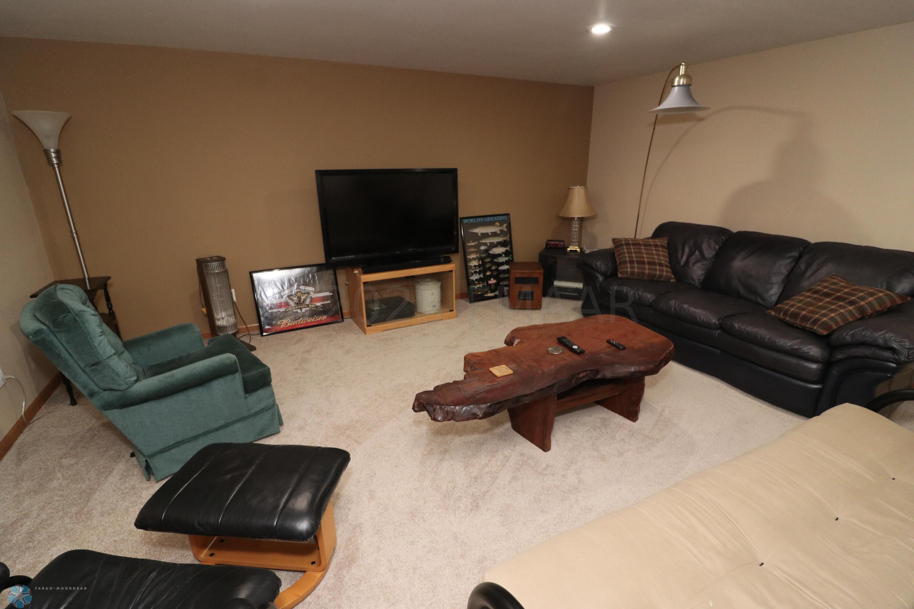 LL Family Room 2